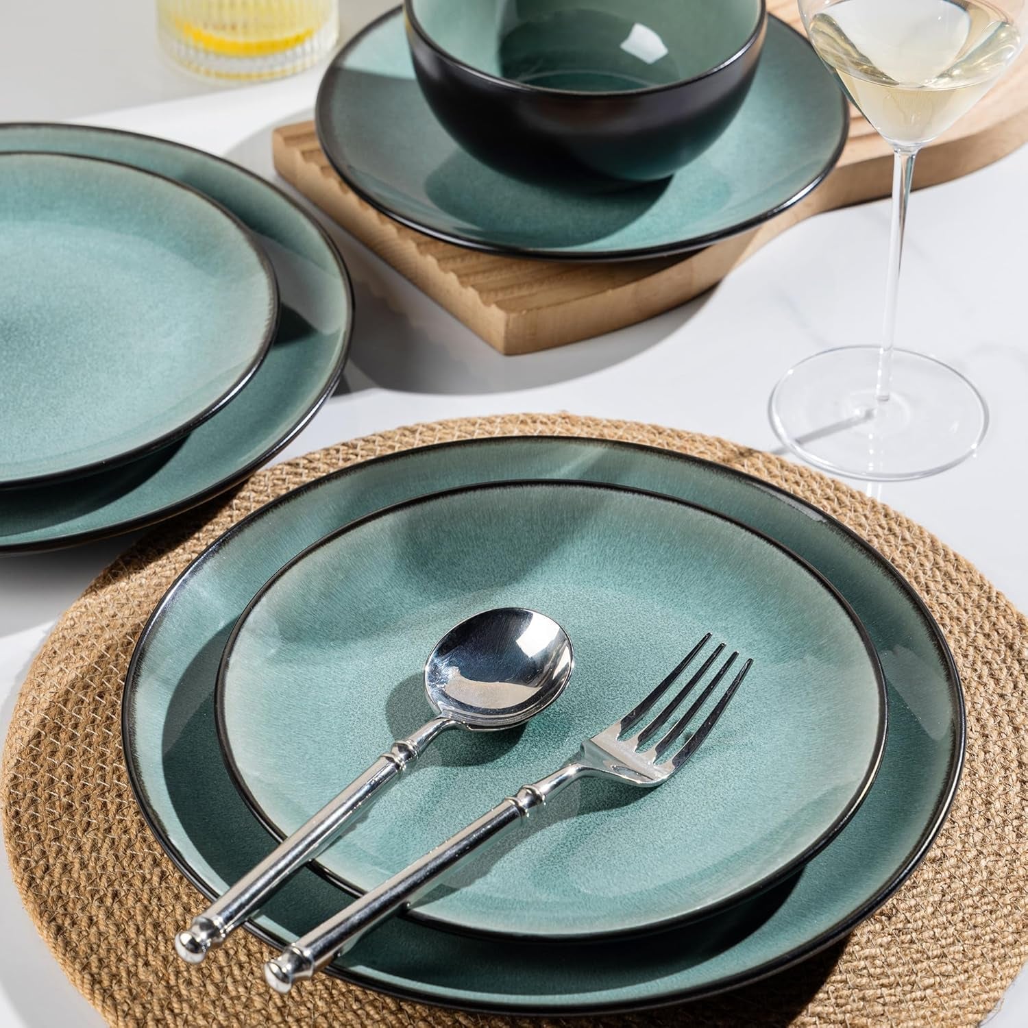 GBhome Juego de vajilla de porcelana para 4 personas, 12 piezas, esmaltado reactivo, hecho a mano, apto para microondas y lavavajillas, juego de platos y cuencos, color petróleo GDW025WB-EU