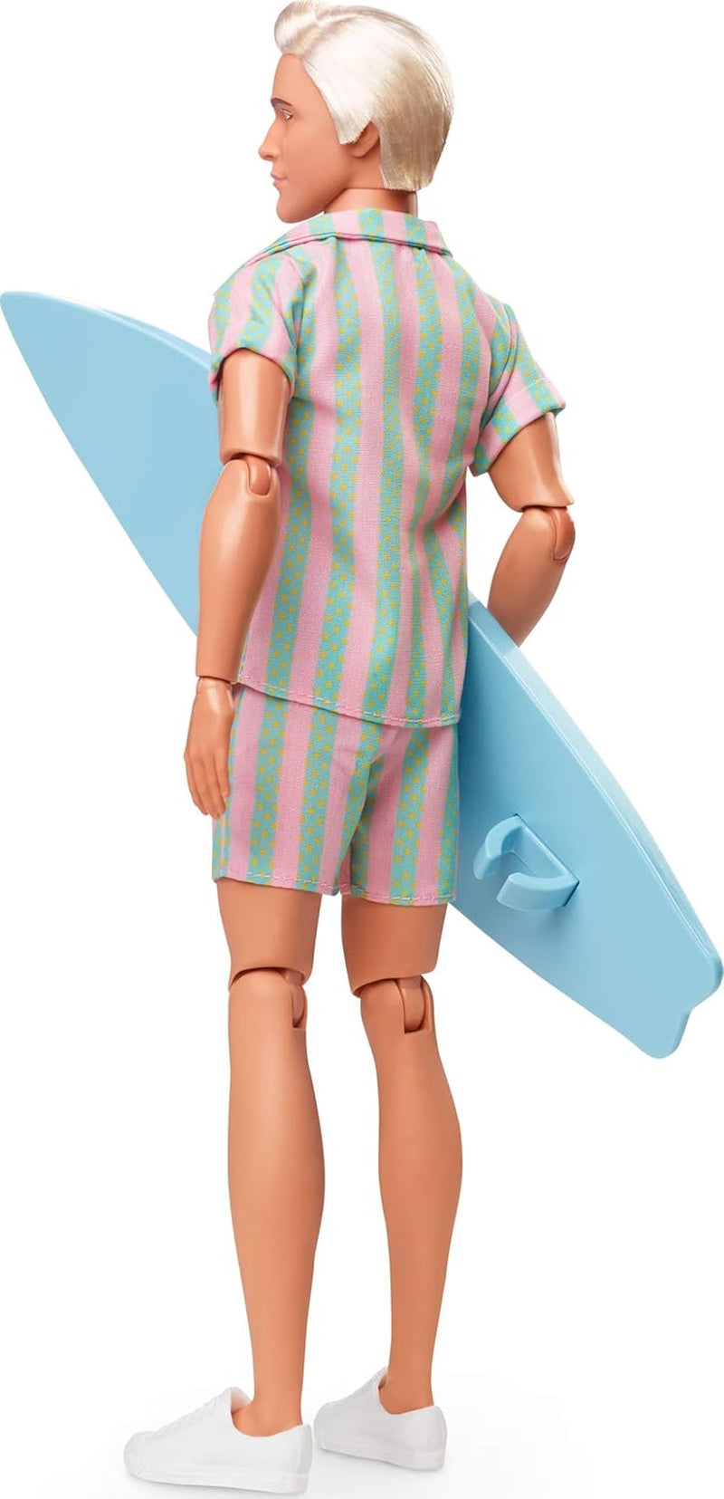 Muñeca Barbie Ken de la película Barbie con ropa de playa a rayas rosa pastel y verde, tabla de surf y zapatillas blancas, JBJ54