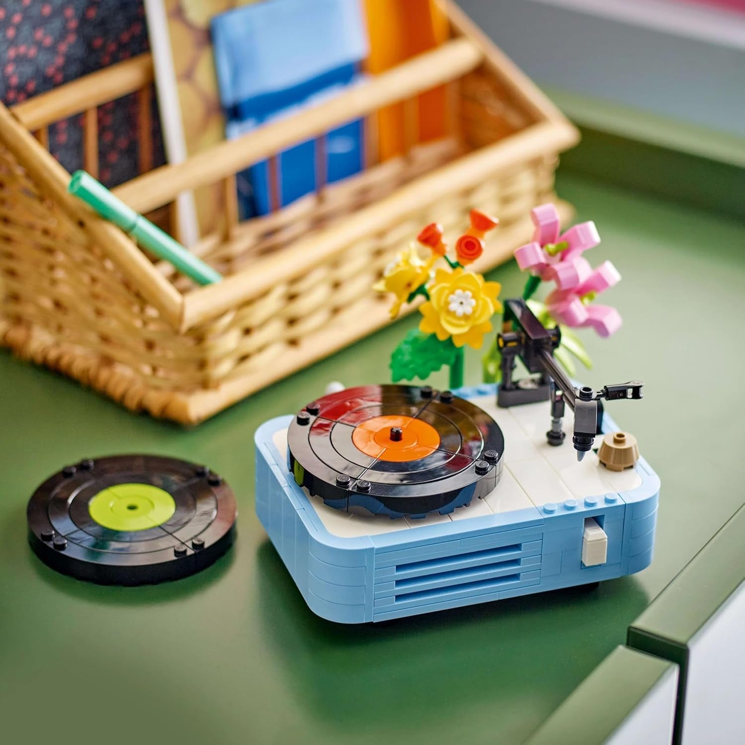 LEGO Creator Tocadiscos 3 en 1 con flores - Juguete convertible en radio o micrófono - Juguetes musicales para niños - Idea de regalo creativa para niñas y niños a partir de 8 años 31172 Juegos de construcción Besuche den LEGO-Store