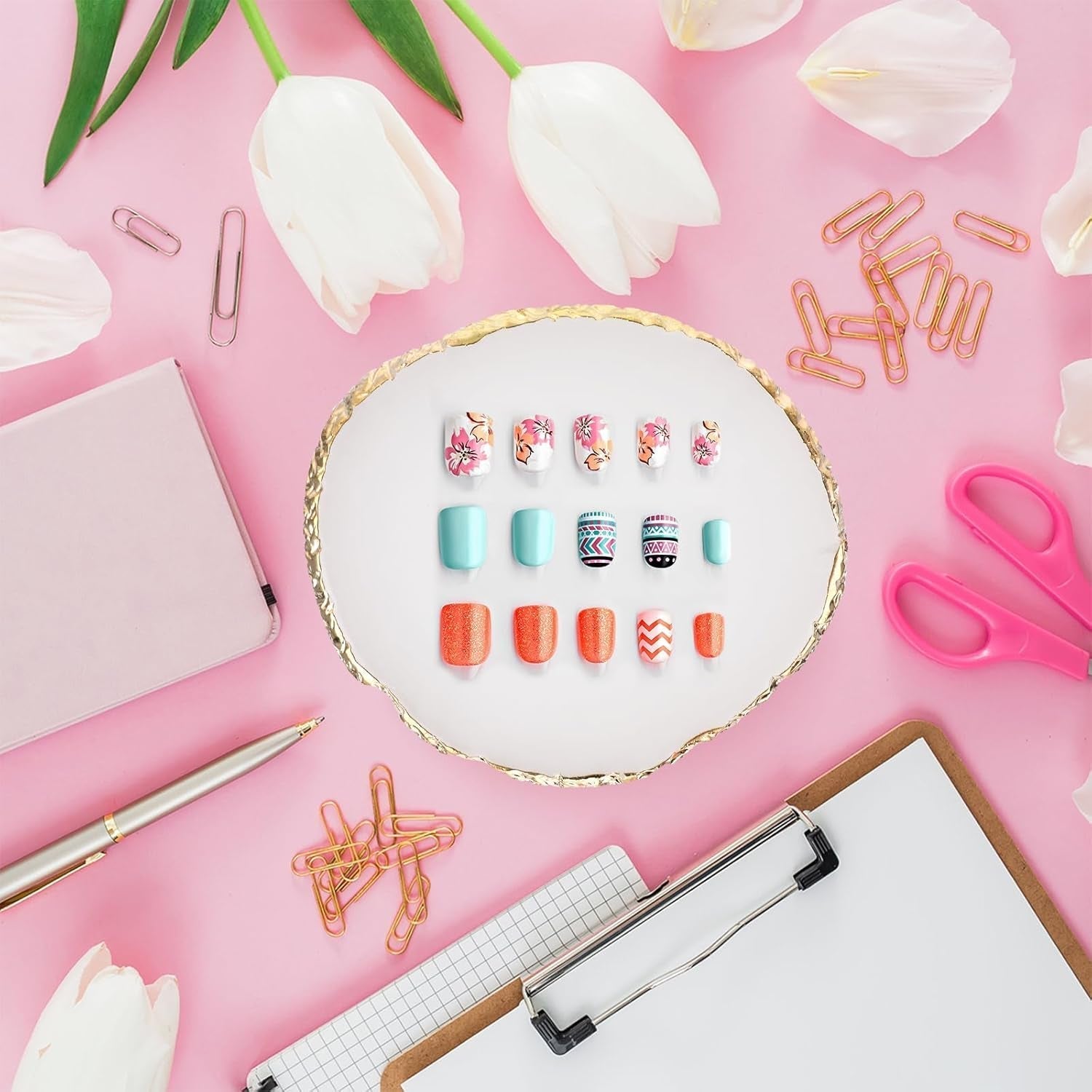 Maniküre Gemalt Palette Nail Art Palette Kunstharz Nagelkunst Nail Art Make up Paletten Nagelmalerei Display Fach Kosmetik Mischwerkzeuge (blanco)