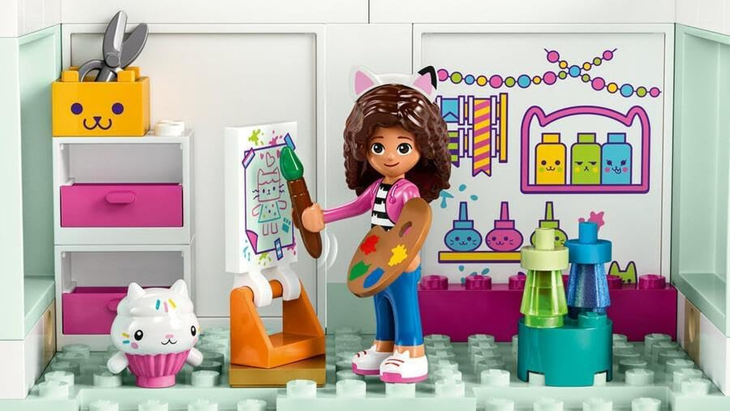 Lego 10788 Casa de Muñecas de Gabby, Juego de Juguetes, 8 Habitaciones y 4 Pisos Casa de Muñecas de Gabby con Figuras y Accesorios de Pandi, Suricata y Kuchi, Regalo para Niñas, Niños y Niños de 4 Años Juegos de Construcción Besuche den LEGO-Store