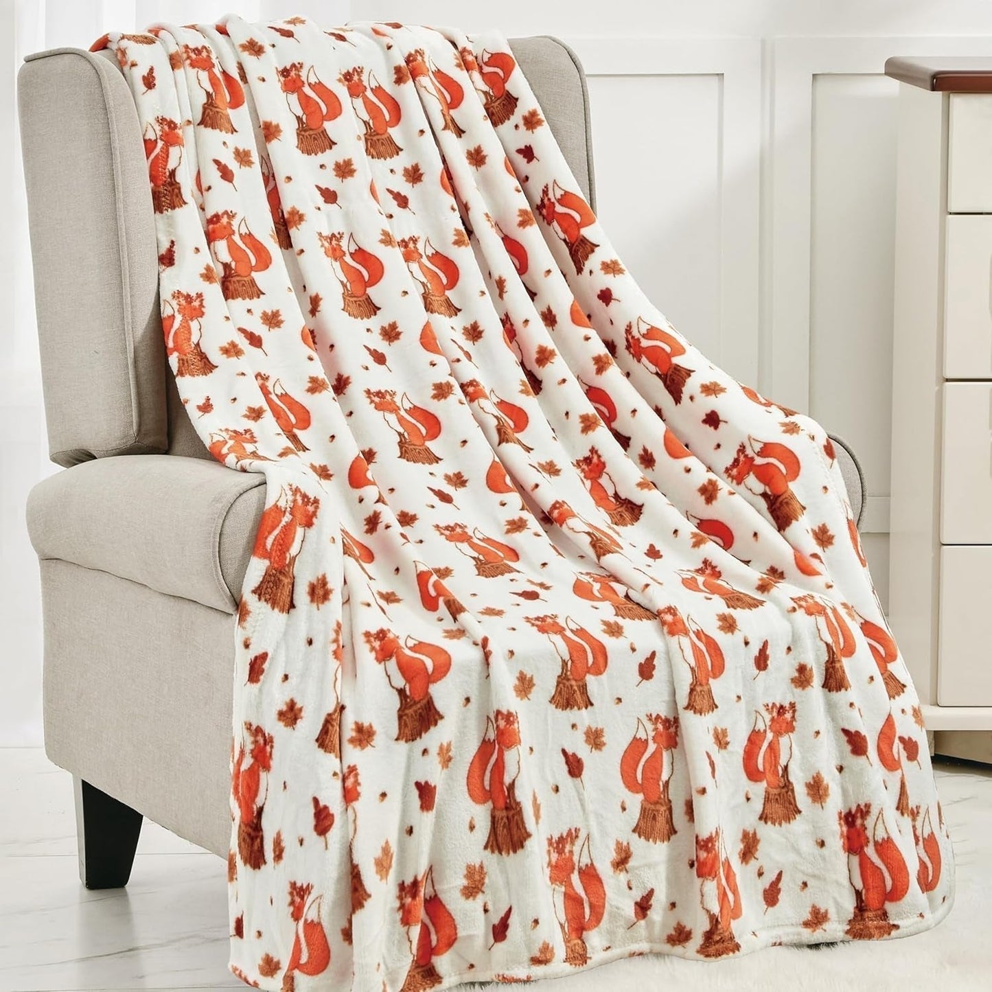 Elegant Comfort Manta ligera con temática de Halloween, suave, acogedora y afelpada, perfecta para relajarse en esta temporada espeluznante, 127 x 152,4 cm, camas y edredones con calavera y huesos Elegant Comfort Case Vixen 50 x 60
