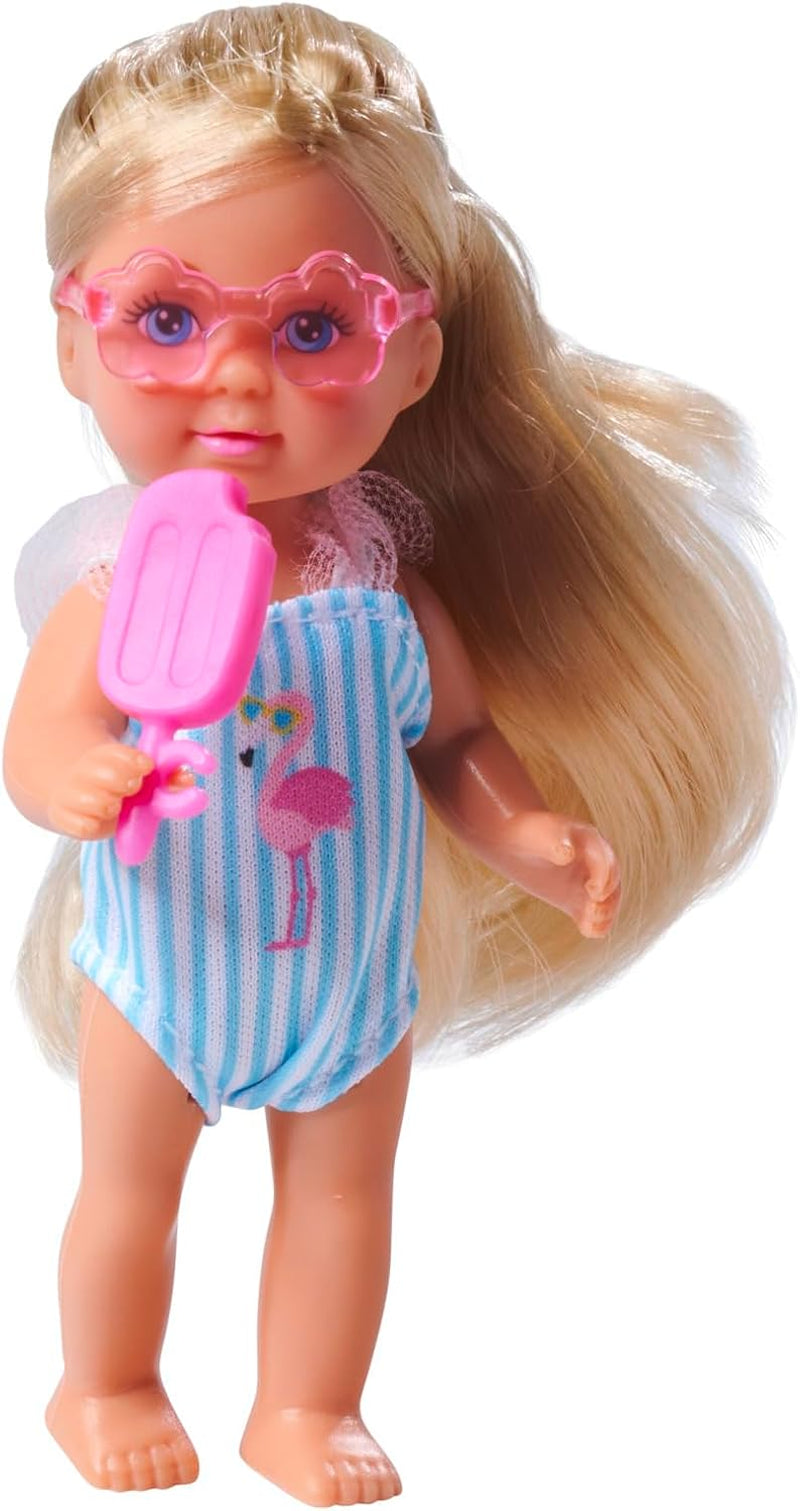 Simba Evi Love Travel, 2 modelos surtidos, Solo se entregará UN artículo, Muñeca en una maleta con ruedas, Lleva un traje de baño con volantes, Incluye gafas de sol y helado, 12 cm, Edades 3+