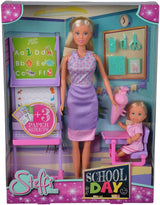 Simba Steffi Love School Day Teacher and Evi Student Dress Up Doll con pizarra, tres vistas de pizarra intercambiables, silla con mesa abatible, 29 cm, a partir de 3 años