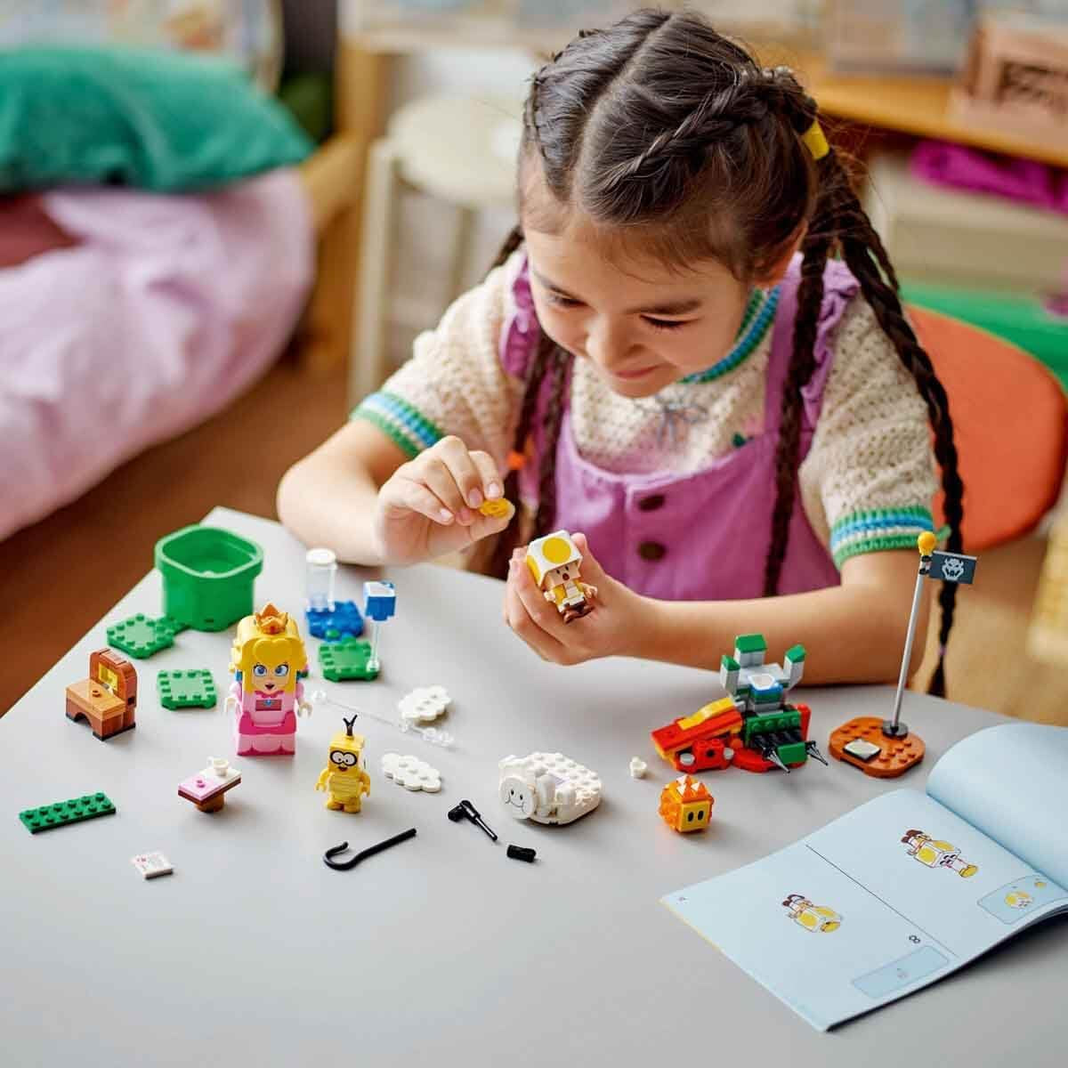 LEGO Super Mario Aventuras con Melocotón Interactivo, Set de Juego Infantil con Sapo Amarillo, Regalo de Nintendo para niños, niñas y todos los jugadores a partir de 6 años 71441 Juegos de construcción Besuche den LEGO-Store