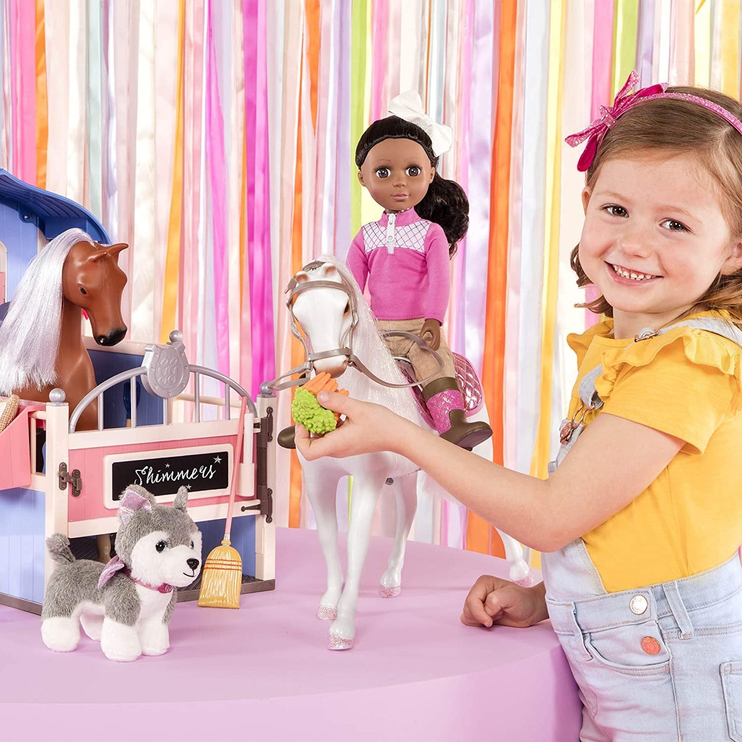 Glitter Girls - Sarinia - Muñeca de moda articulada de 36 cm - Pelo castaño liso y ojos marrones - Túnica a rayas y botas con purpurina - 3 años +
