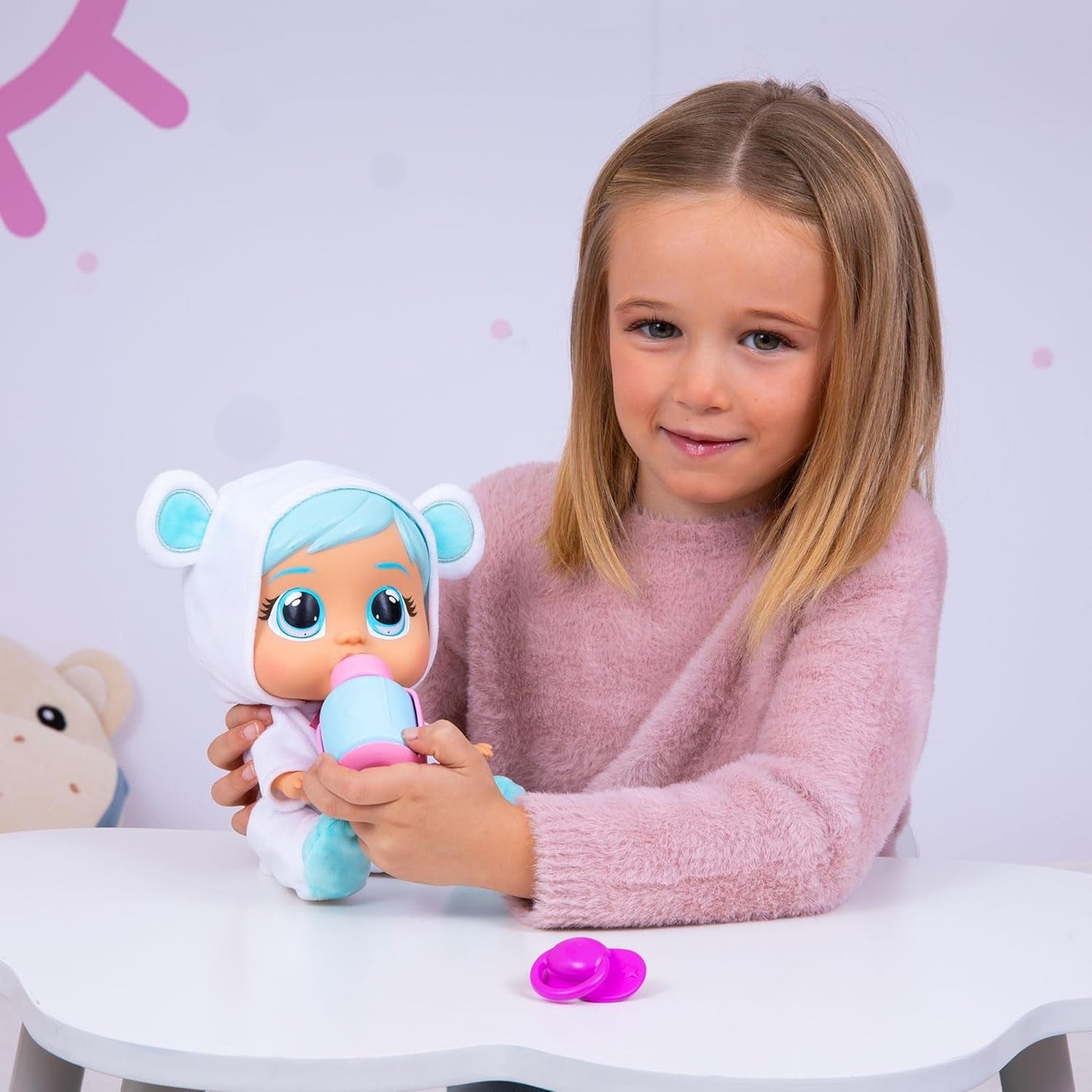 Cry Babies Loving Care Kristal Doll, Kristal Loving Care Baby Doll con 3 accesorios para jugar al doctor, cuidados de enfermería, llorar con lágrimas reales, juguete para bebé de 18 meses