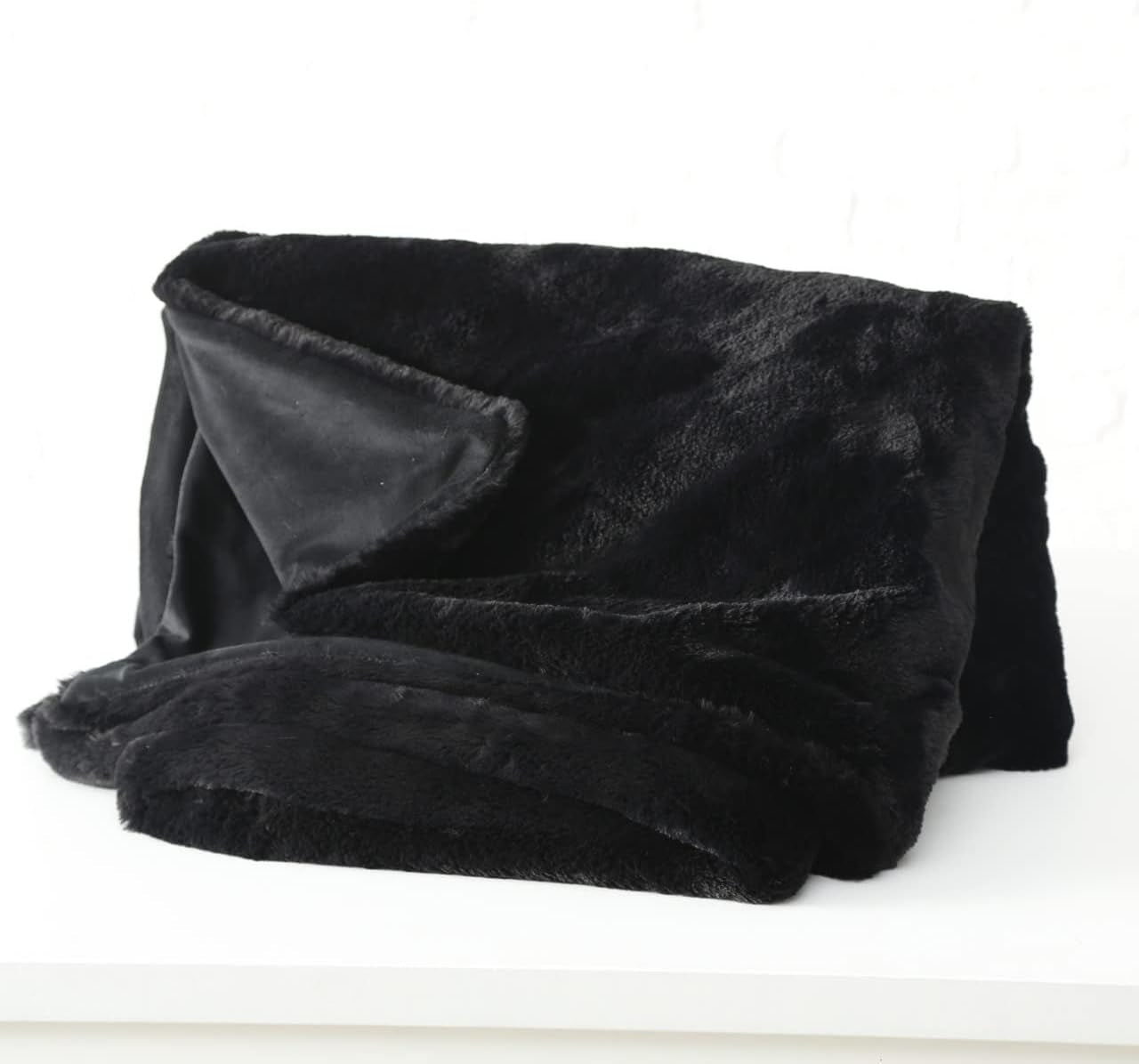 Manta Boltze Storan (tamaño 150X200 cm, color beige, cómoda manta de poliéster, ideal para las frías noches de invierno, aspecto de piel) 1015378 BOLTZE Camas y mantas Negro