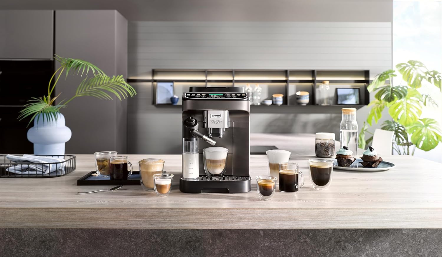 De'Longhi Magnifica Evo Next - Cafetera totalmente automática Perfetto con espumador de leche LatteCrema, 13 bebidas con un solo toque, cafetera y capuchino, pantalla táctil a color, titanio (ECAM312.80.TB)