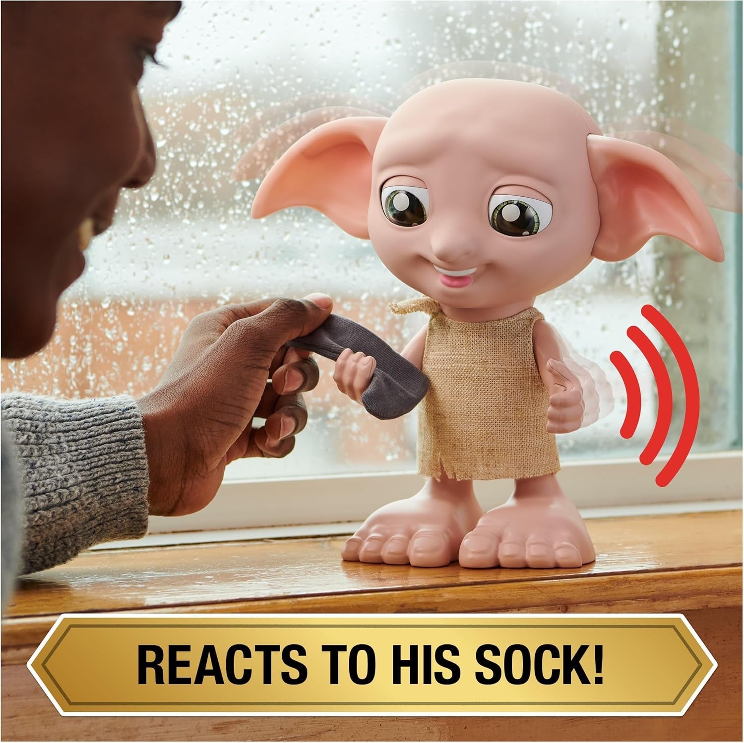 Spin Master 6067280 Wizarding World Harry Potter Magical Interactive Dobby Elf Sock Doll, más de 30 sonidos y frases, 21,6 cm, juguete para niños, negro