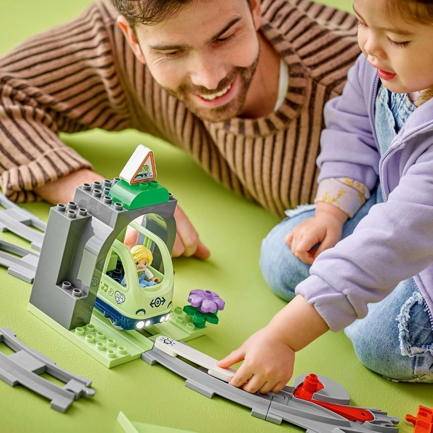 LEGO DUPLO Town Túnel y vías del ferrocarril - Set de expansión, regalo para niños pequeños, fomenta la destreza, juego para fanáticos de los vehículos de 2 años, juguete de aprendizaje creativo 10425 Juegos de construcción Besuche den LEGO-Store