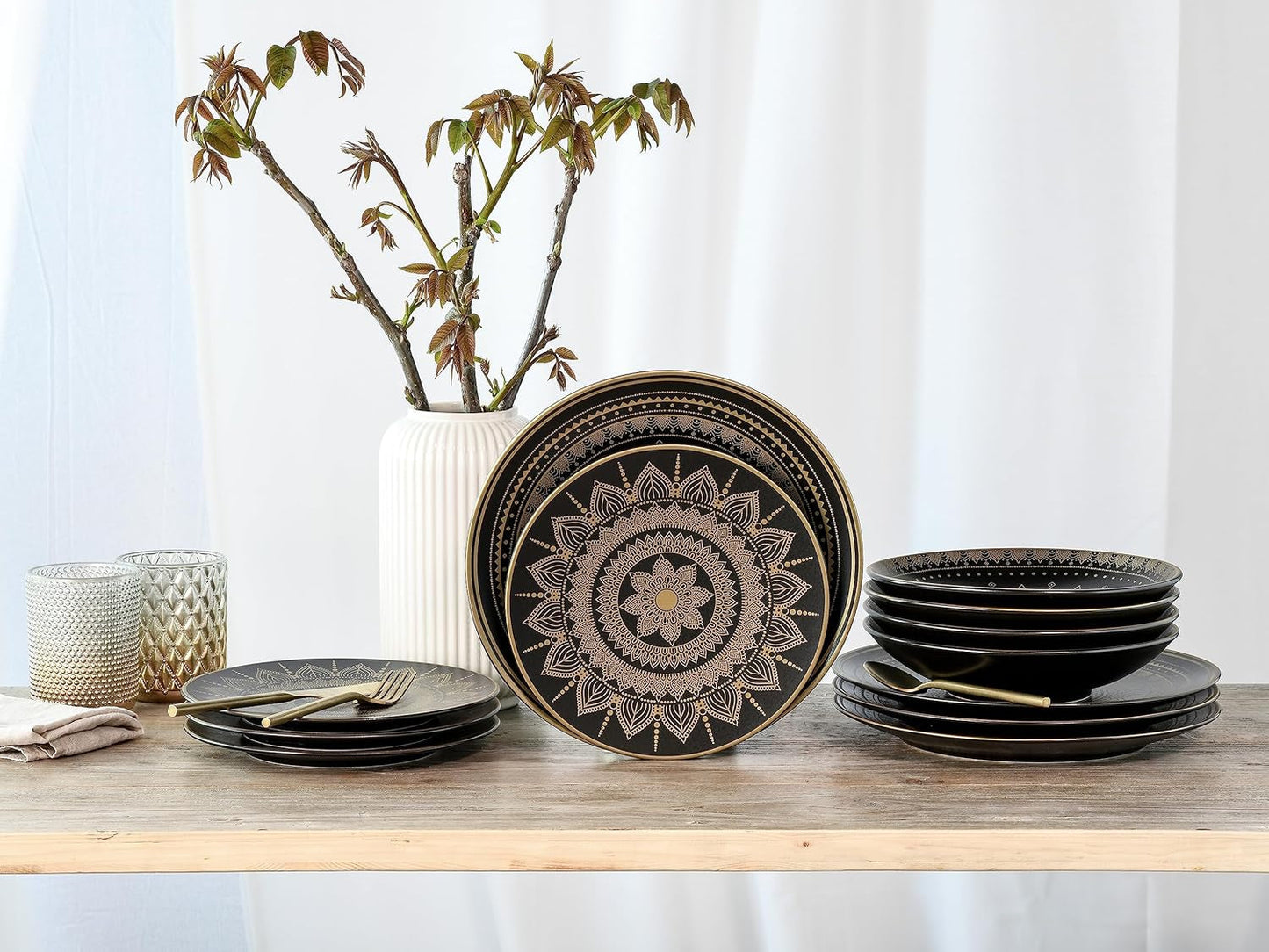 CreaTable, 23588, Serie MANDALA GOLD - Negro, Vajilla de 12 piezas, Juego de platos de porcelana, Apto para lavavajillas y microondas, Fabricación de calidad