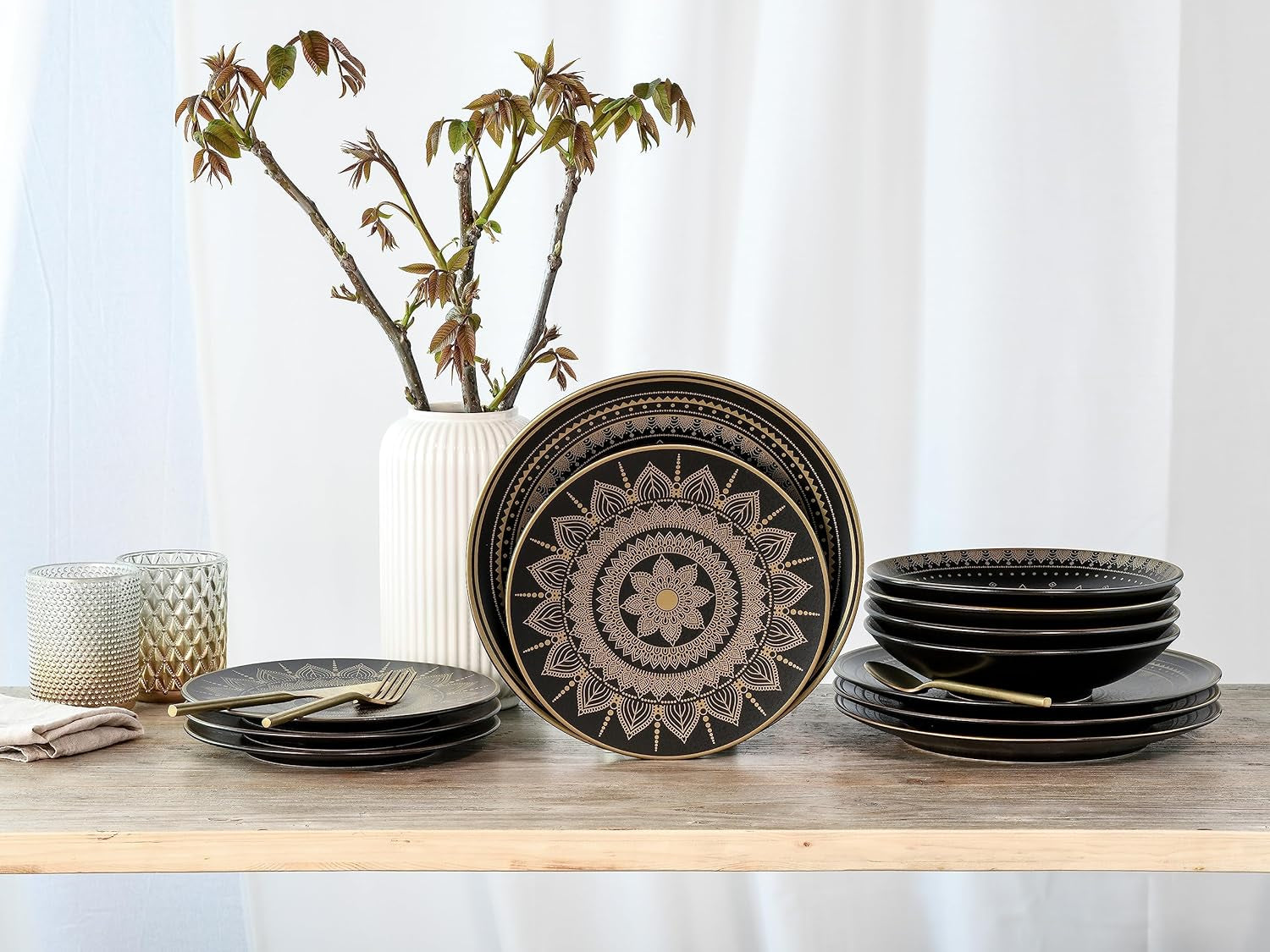 CreaTable, 23588, Serie MANDALA GOLD - Negro, Vajilla de 12 piezas, Juego de platos de porcelana, Apto para lavavajillas y microondas, Fabricación de calidad