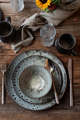 MÄSER Carellia Juego de desayuno de 12 piezas - cerámica de Portugal - esmalte reactivo - 4 platos de postre de 23 cm, 4 tazones de 15 cm, 4 tazas de café de 430 ml - apto para lavavajillas y microondas, gris