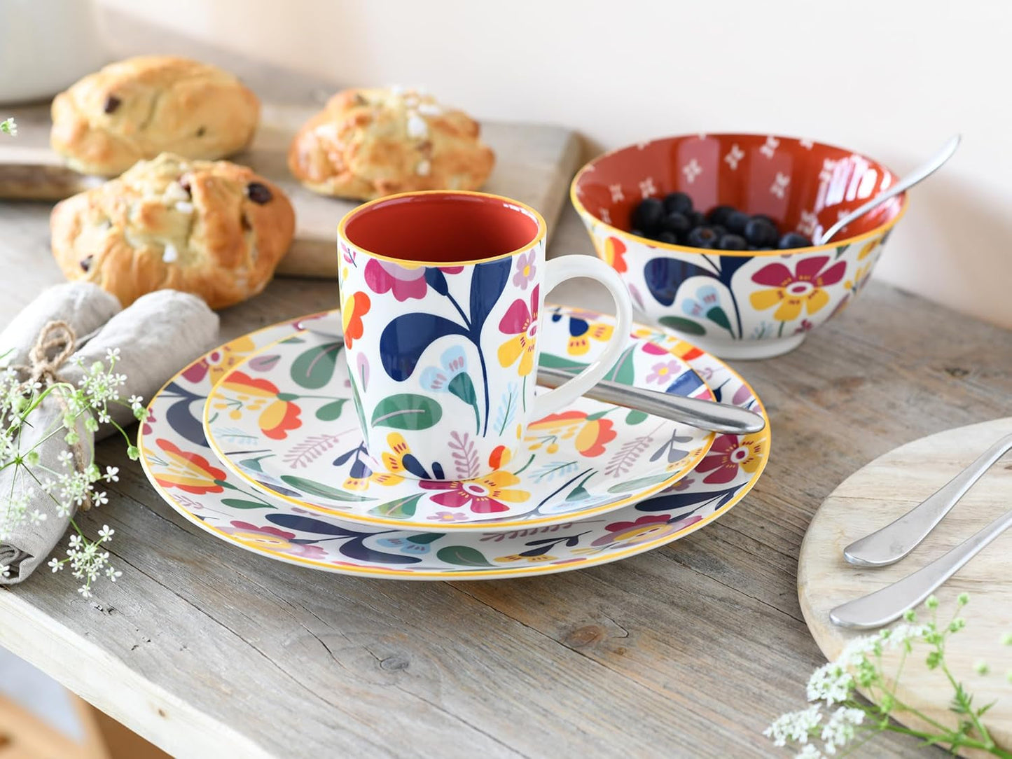 CreaTable, 17407, serie Folklore, juego de vajilla de 16 piezas para 4, servicio combinado de porcelana, apto para lavavajillas y microondas, fabricación de calidad