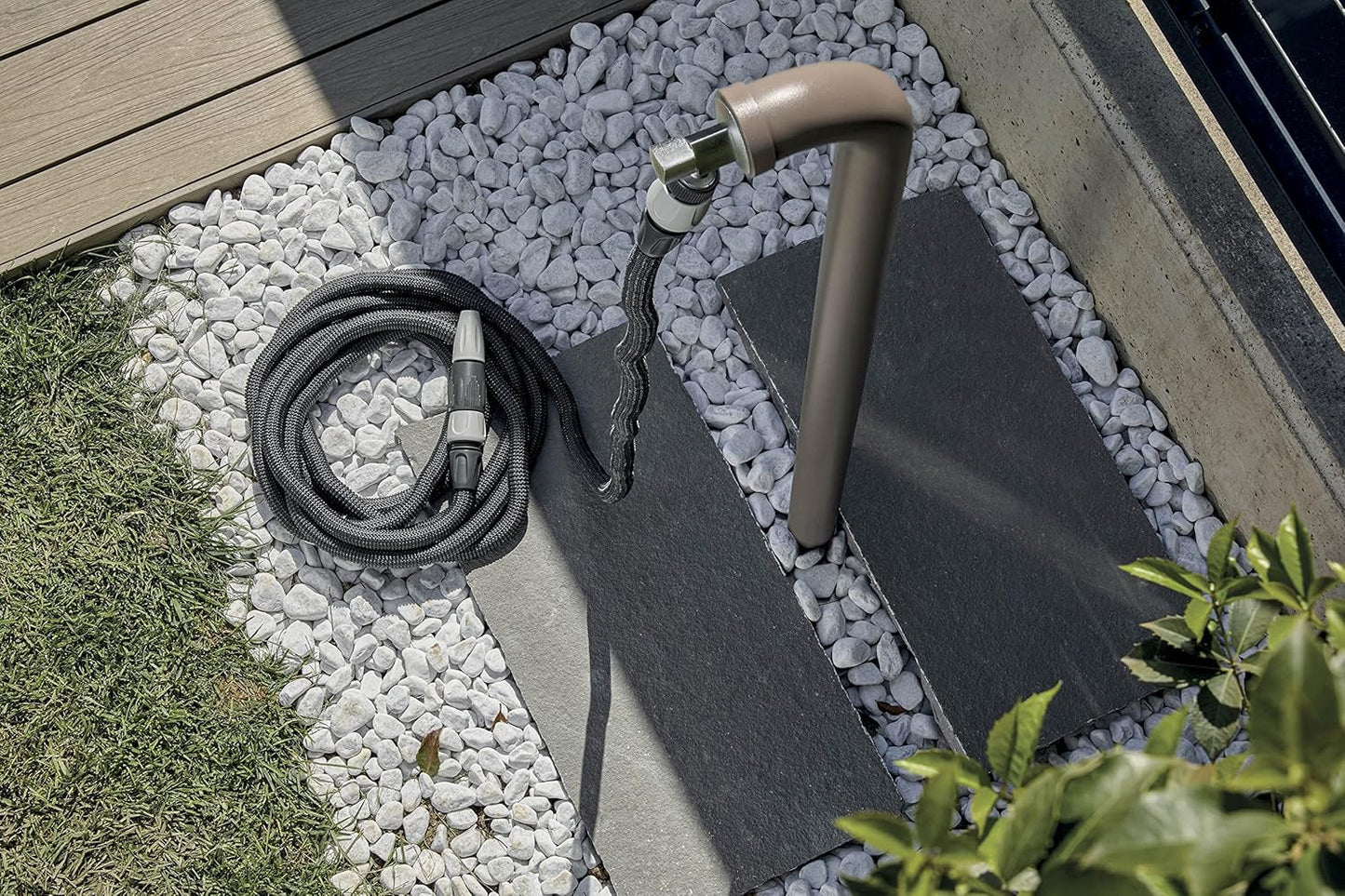 GF SRL, Aquapop Grey Easy 10, manguera trenzada autoextensible de 10 metros, fabricada en Italia, con mini pulverizador de jardín y conectores para riego de jardín, gris oscuro