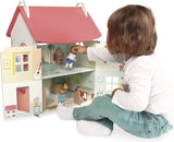 Janod - Mi primera casa de muñecas de madera - 10 accesorios - Muebles para muñecas - Puertas magnéticas y techo desmontable - Juguete de madera certificado FSC - A partir de 3 años