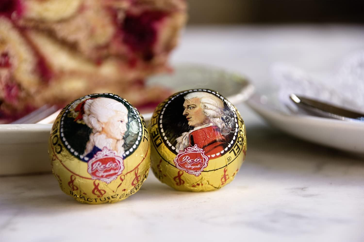 Reber Mozart Balls - Bolsa de confitería de 8 piezas - Auténticas bolas Reber Mozart de chocolate negro, mazapán y turrón - 1 x 160 g
