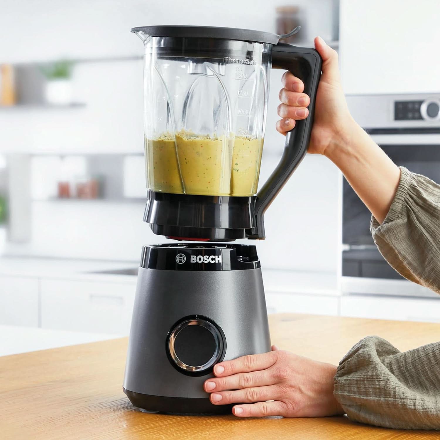 Bosch Batidora de pie Vitapower Serie 4 MMB6172SN, Verbesserte Version, 10 Jahre Motorgarantie, Edelstahl-Klingen, 1.5L Glassbehälter, Spülmaschinenfeste Teile, 30.000 U/Min, 1200 W, Silver Kitchen Naty Shop