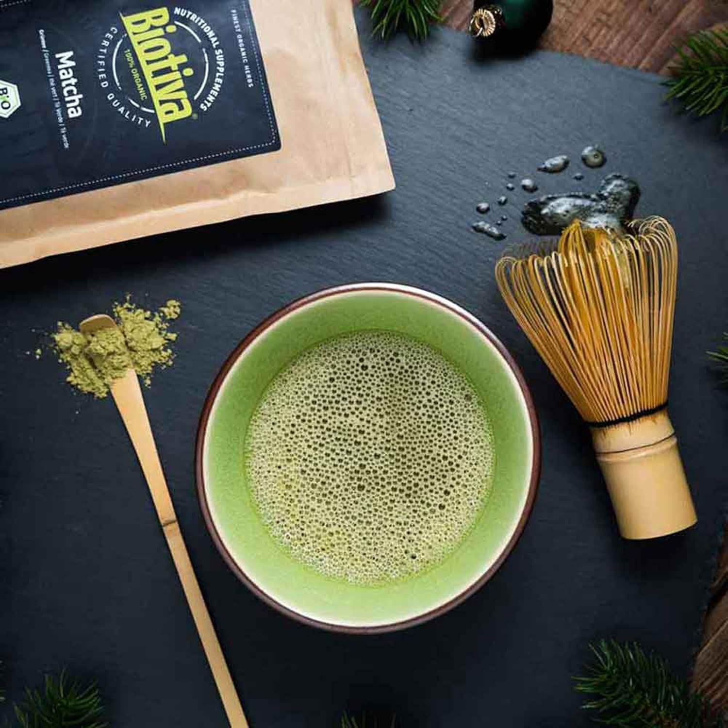 Té Matcha Orgánico 100g - Matcha Original en Polvo - Batidos de Té Latte - Matcha Orgánico de la más Alta Calidad de Japón - Embotellado y Controlado en Alemania - Biotiva