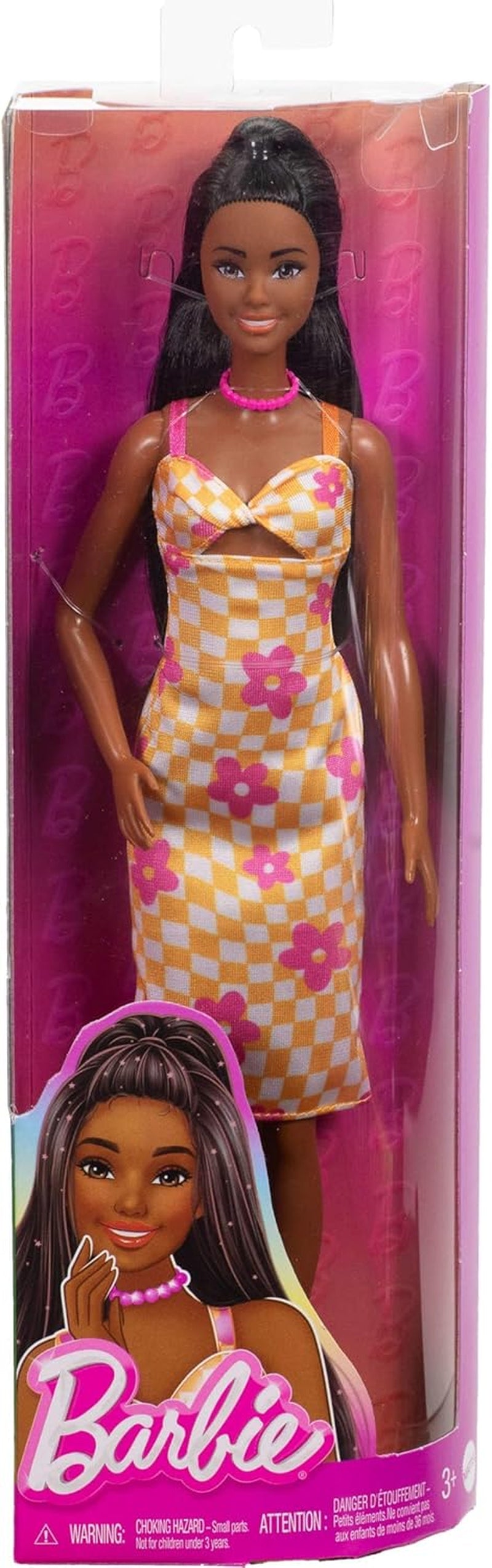 Muñeca Barbie Fashionistas núm. 233 con cabello negro, vestido midi de cuadros naranja con flores rosas, collar y sandalias, HYT91