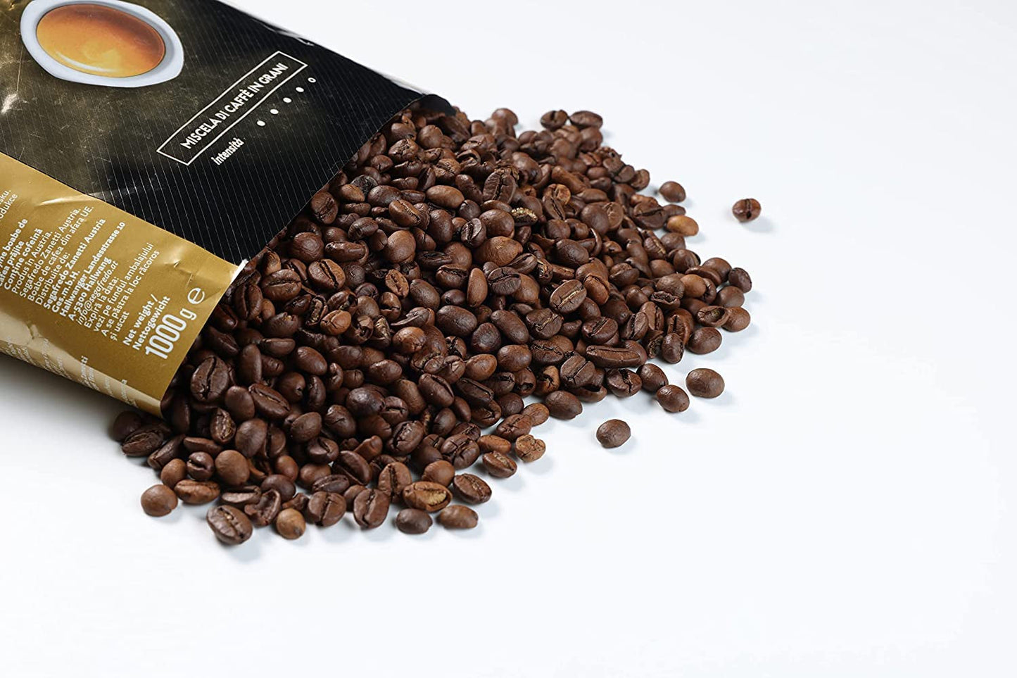 Segafredo Zanetti Selezione Espresso - Grano entero (paquete de 1kg) - Apto para todas las especialidades de café italiano - Tostado medio a oscuro, sabor fuerte e intenso