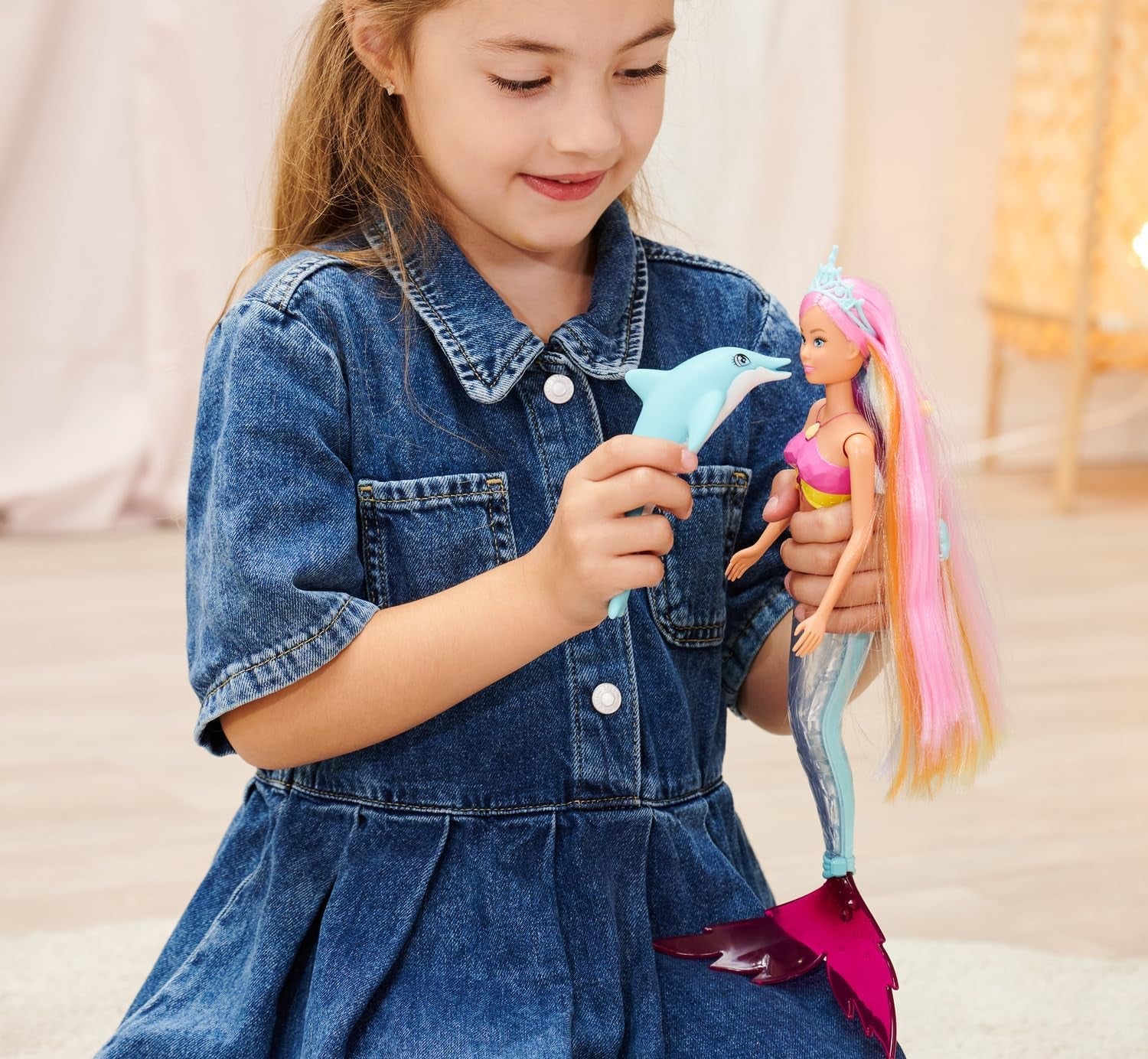 Simba Steffi Love Muñeca Sirena Mermaizing con función de luz arcoíris, pelo extralargo, figura de delfín y pinzas para el pelo, 39 cm de altura, función Try-Me, a partir de 3 años