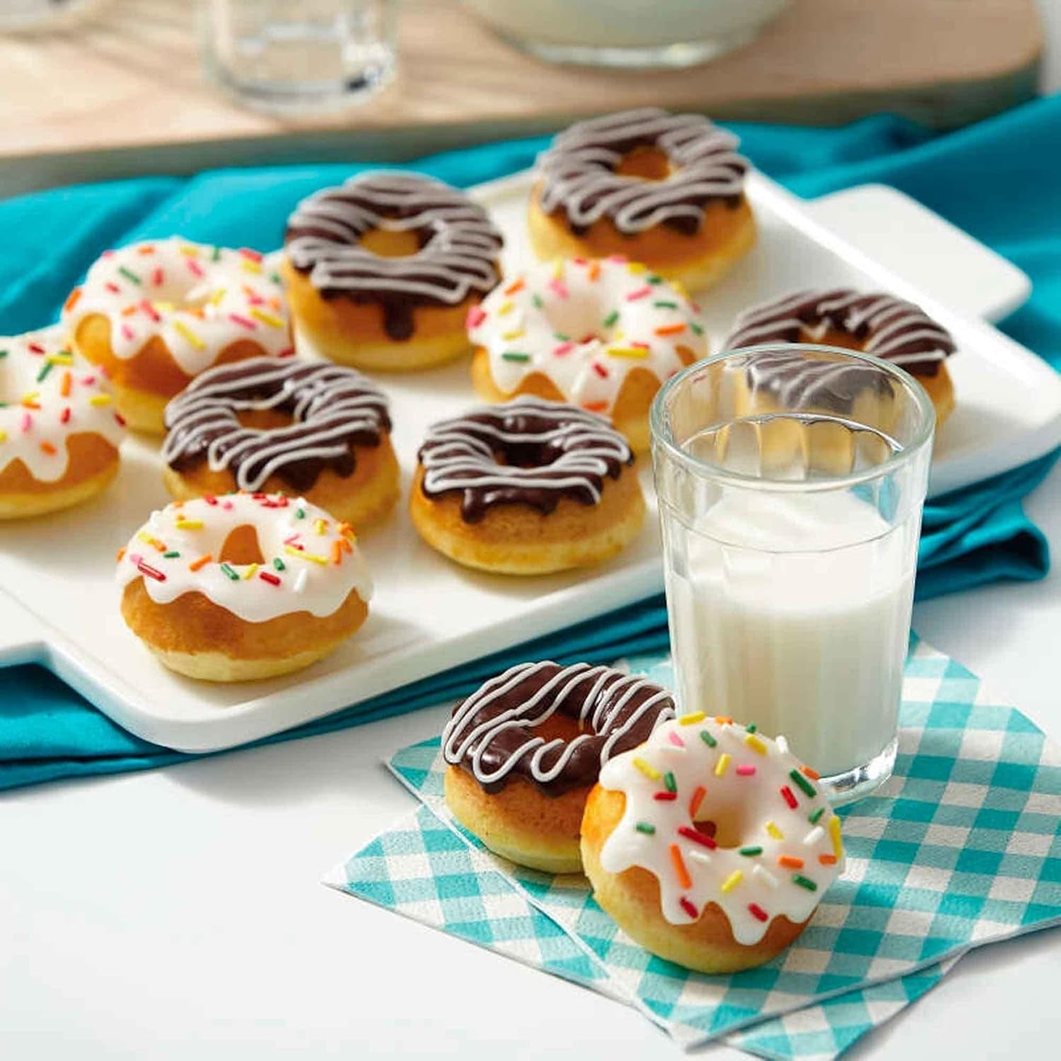 Wilton Donut-Backform Mit 12 Mulden Donutform, Hochwertige Donut Backform Mit Antihaftbeschichtung Für 12 Mini-Donuts, Spülmaschinenfest Moldes y bandejas para hornear Naty Shop