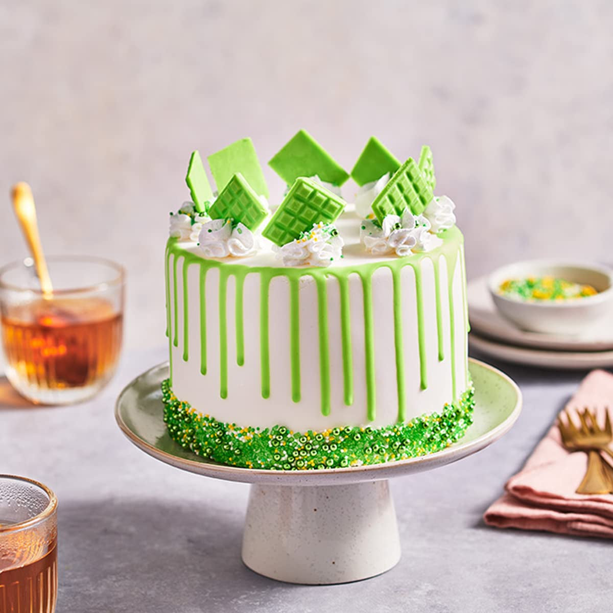 Funcakes Choco Drip Spring Green (Grün): Köstlicher Gesmack, Einfach Zu Verbenen, Perfekt Für Tropfkuchen, Drip Gesmack Nach Schokolade. Wiederverschließbare Packung 180 G. Mezcla para hornear y cocinar Naty Shop