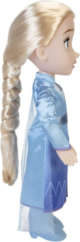 Muñeca de viaje Elsa de Frozen 2 de Disney, muñeca de 35 cm con vestido inspirado en una película de culto, botas y pelo largo trenzado para mayor diversión a la hora de jugar, para niñas a partir de 3 años