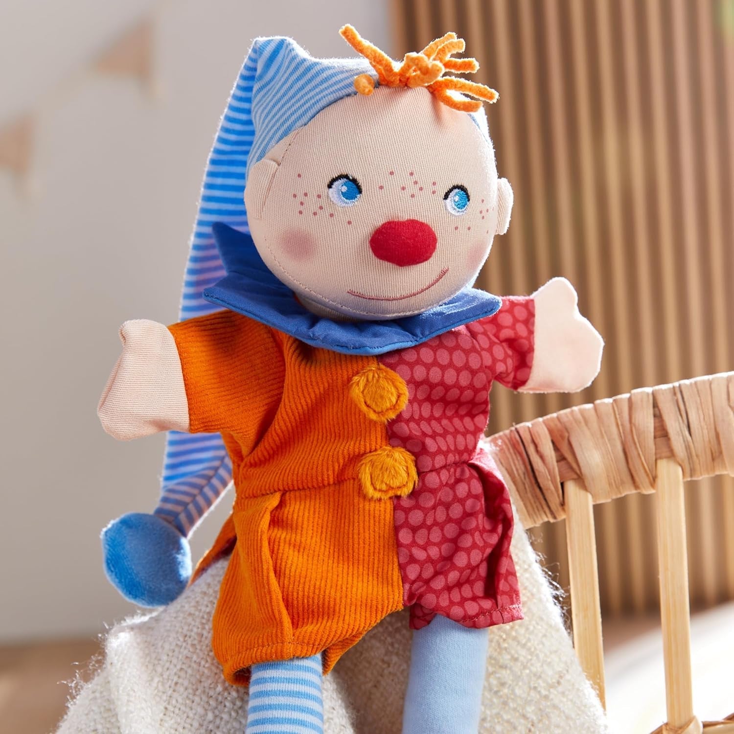 Marioneta de mano HABA Kasper – A partir de 18 meses, Lavable a 30°C, Ideal para juegos de títeres y de rol, teatro de marionetas – 2011866001