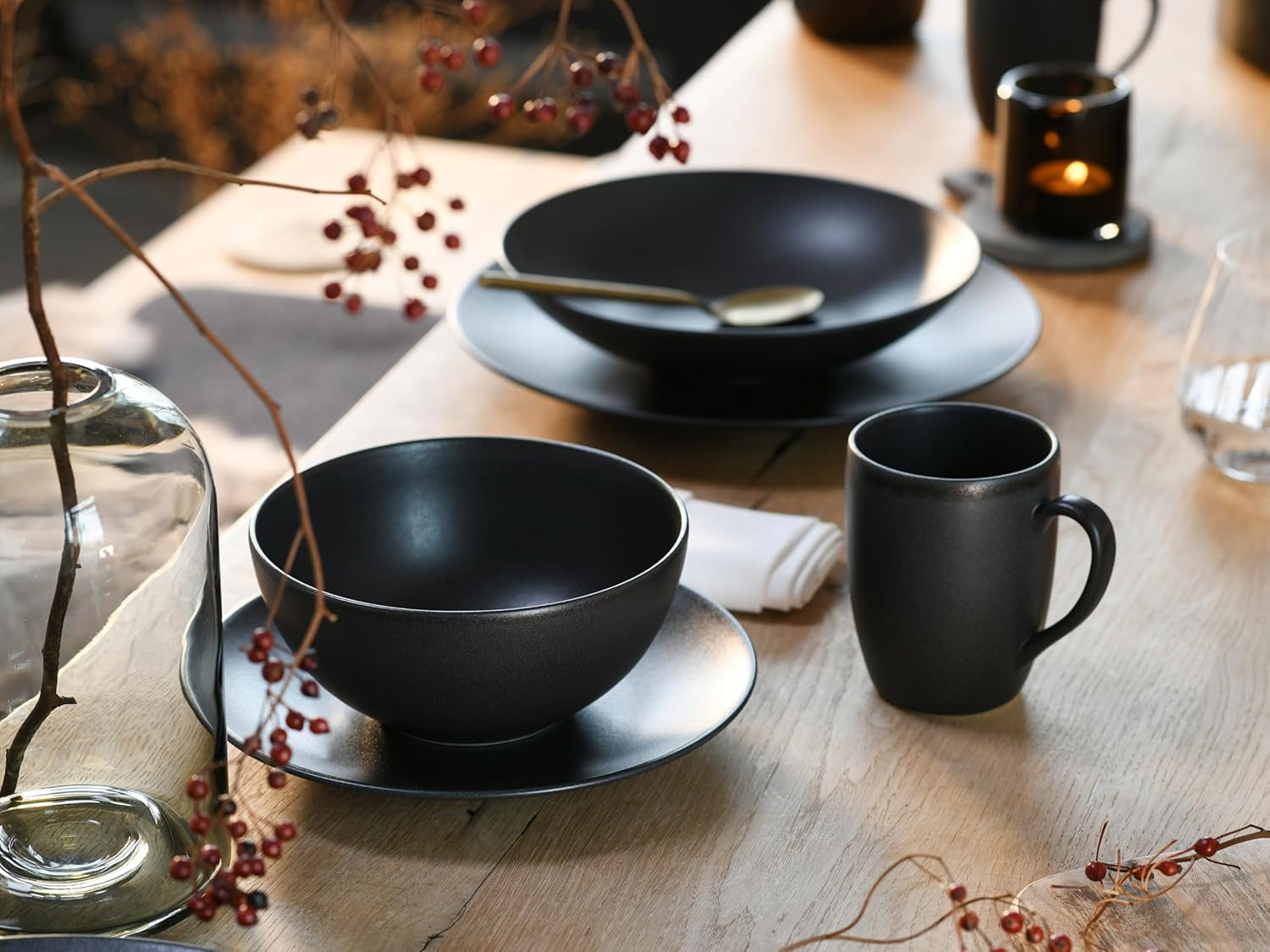 Creatable, 23146, Serie SOFT TOUCH BLACK, Vajilla de 20 Piezas, Servicio Combinado de Porcelana, Apto para Lavavajillas y Microondas, Hecho en Portugal