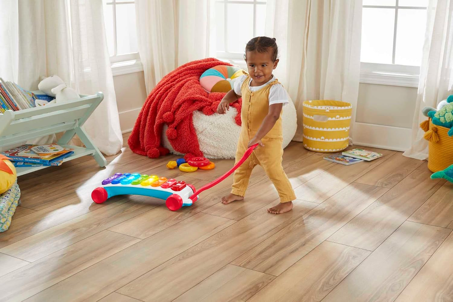 Fisher-Price Xilófono gigante iluminado - instrumento musical electrónico para arrastrar con canciones con contenido educativo, para niños, bebés a partir de 9 meses, multicolor, versión: francés, HJK40 Jucarii Bebe Naty Shop