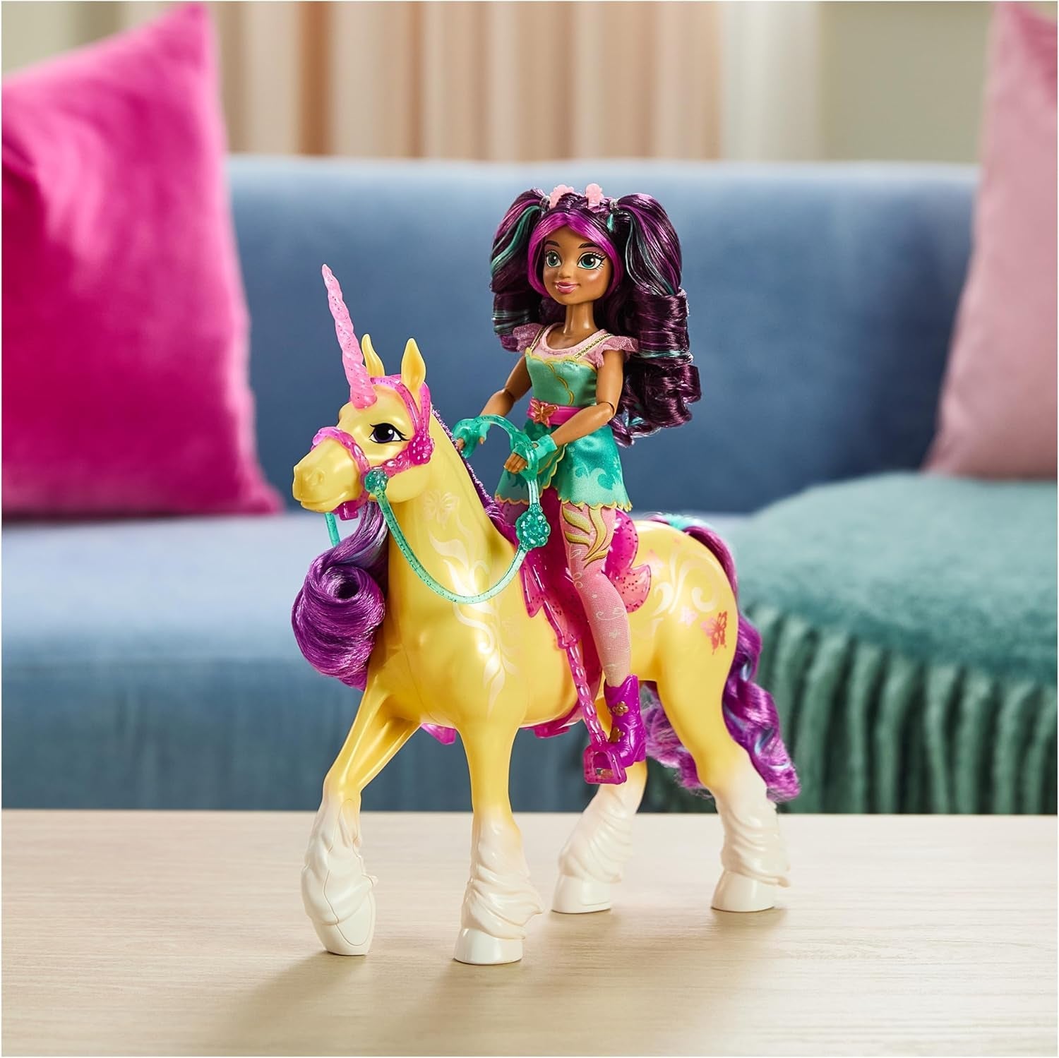 Unicorn Leaf Unicorn Academy: unicornio Ava original de 28 cm de altura de la serie Netflix con melena y cola reales, brida, silla y cepillo extraíbles, para niños a partir de 4 años