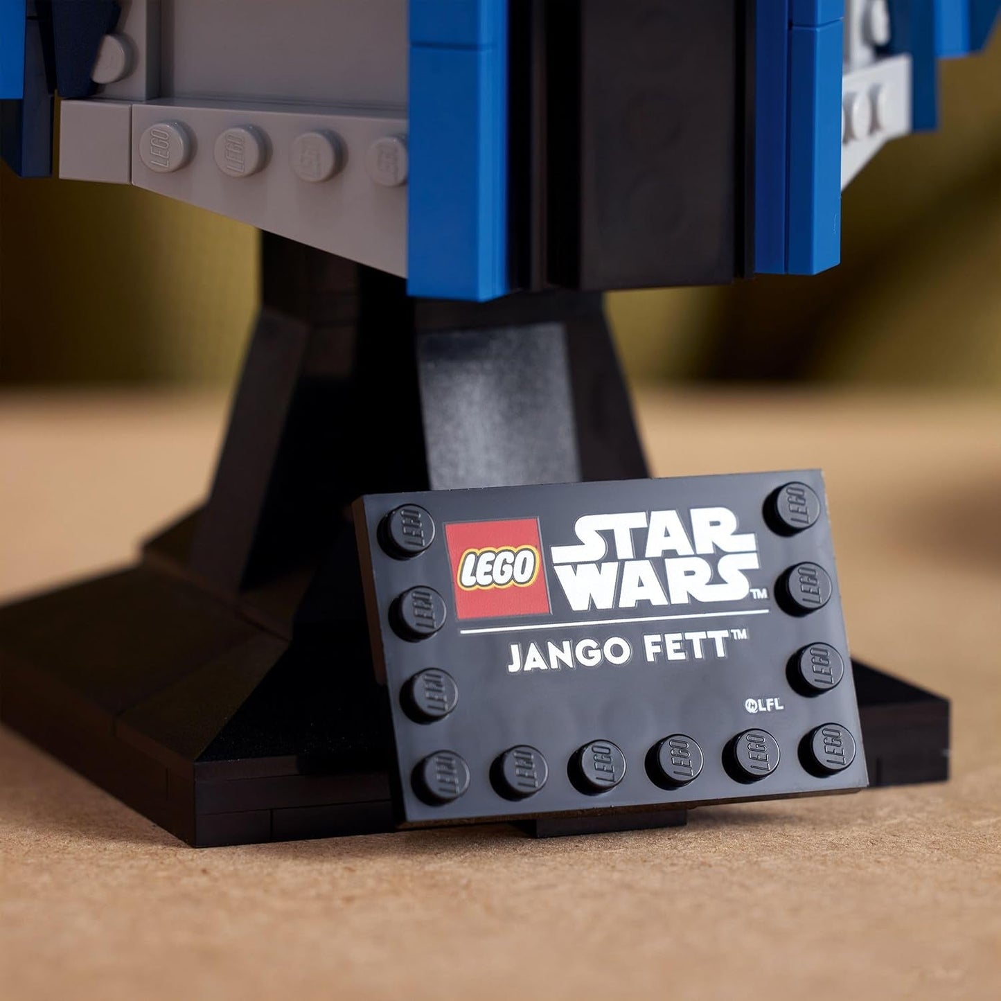 LEGO Star Wars 75408 Casco de Jango Fett - Set de construcción mandaloriano para adultos - Modelo con soporte, placa de identificación y antena ajustable - Regalo para los fanáticos del ataque de los clones Juegos de construcción Besuche den LEGO-Store