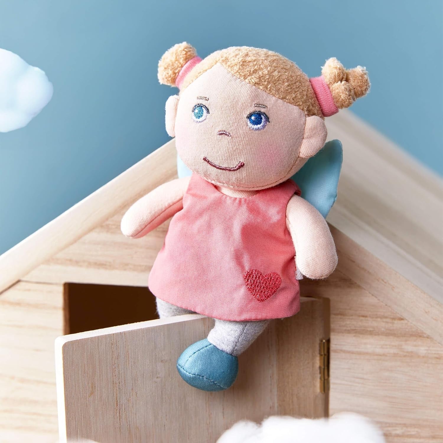 HABA Guardian Angel Lore - Muñeco de tela esponjoso (15 cm), regalo de bienvenida perfecto para bebés y niños pequeños - Lavable a 30 °C - 2011870001