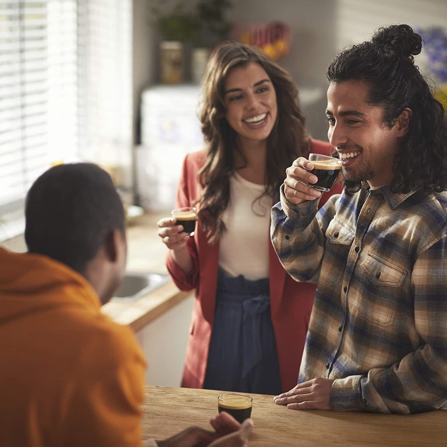 PHILIPS Senseo Select Cafetera espresso de cápsulas con selección de intensidad de café y función memoria, fabricada en plástico reciclado, color: negro (CSA240/60)