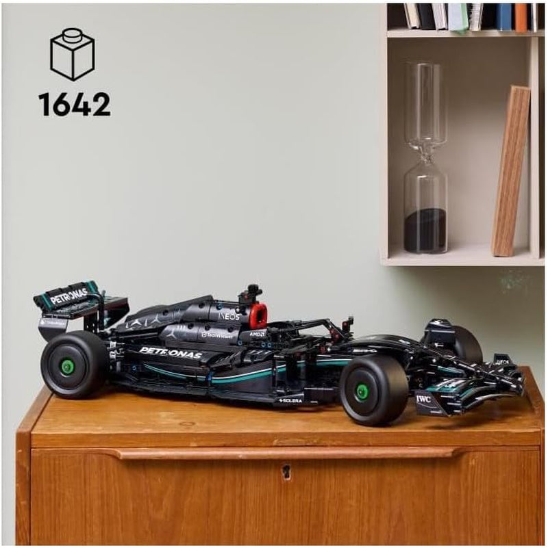 LEGO Technic Mercedes-Amg F1 W14 E Set de rendimiento para adultos, coche de carreras a escala, coleccionables para el hogar o la oficina, regalos de Fórmula 1 para hombres y mujeres 42171 Juegos de construcción Besuche den LEGO-Store