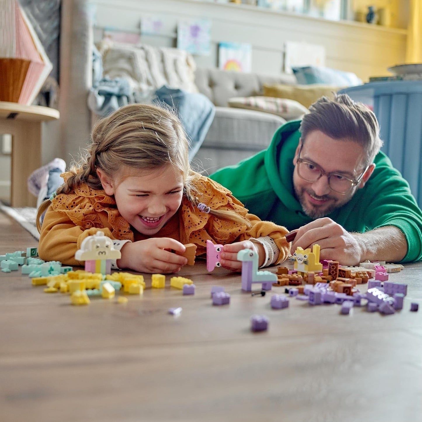 LEGO 11028 Classic Pastel Juego de Construcción Creativa Caja de Ladrillos, Juguete de Construcción para Niñas y Niños a Partir de 5 Años Con Modelos; helado, dinosaurio, gato y más Juegos de construcción Besuche den LEGO-Store