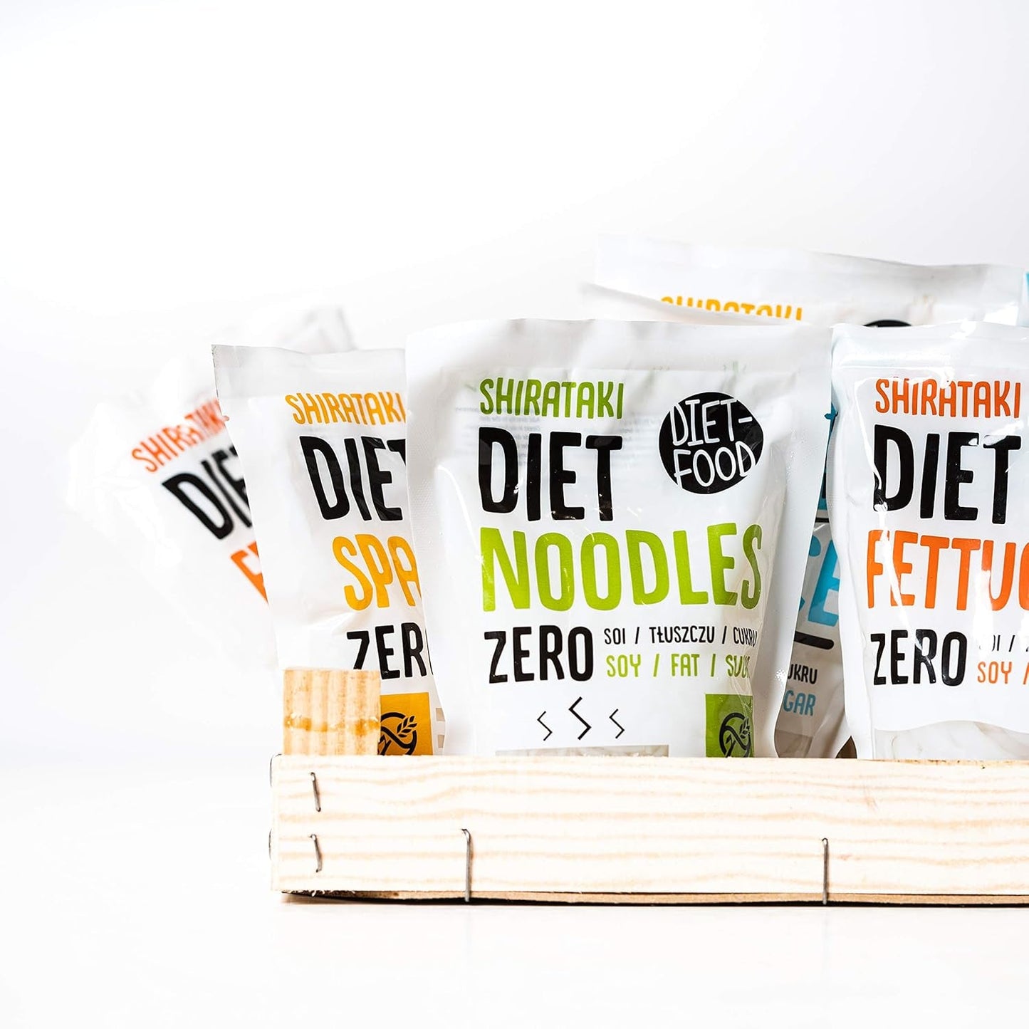 Fideos Shirataki COMIDA DIETÉTICA Fideos Konjac bajos en carbohidratos y bajos en calorías Comida vegana Sin grasa Sin soja Sin gluten Fideos dietéticos solubles en agua Bajos en calorías 200 Gramos