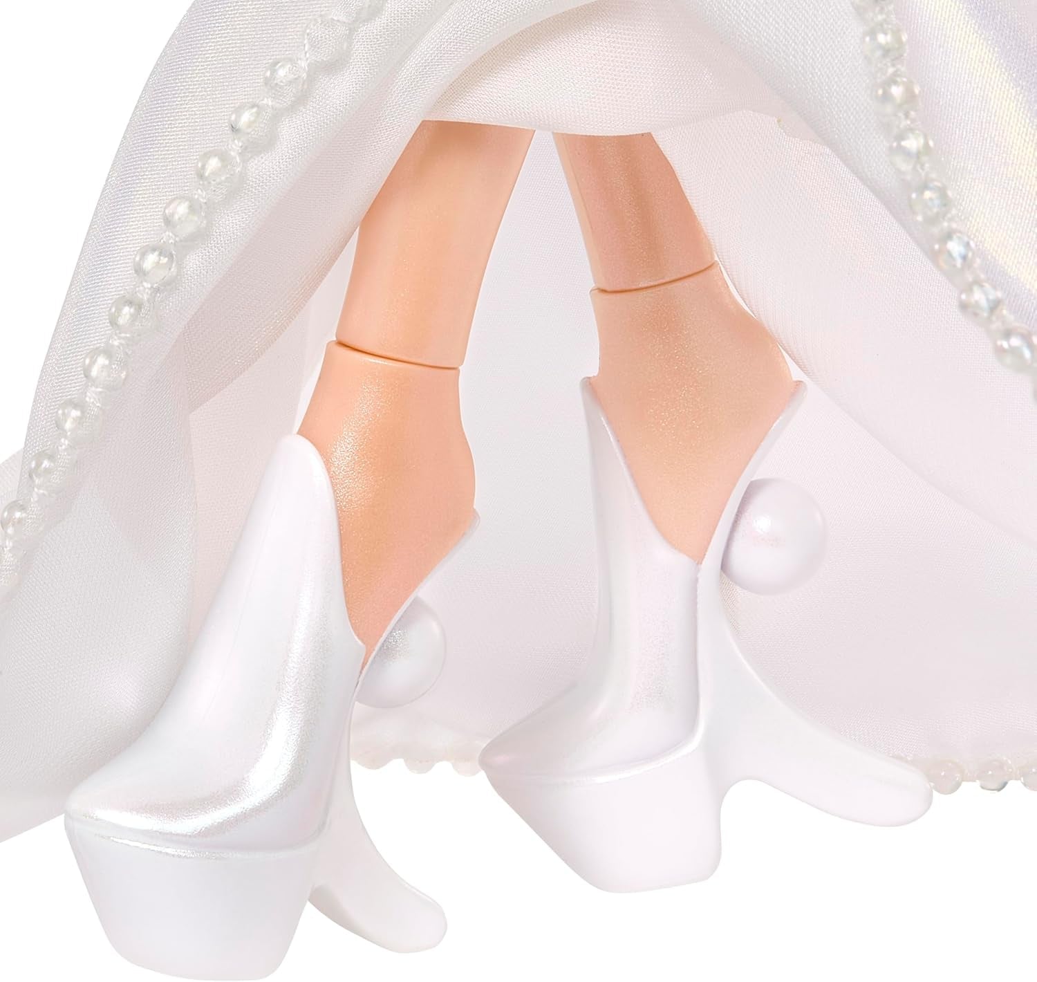 Bratz Holidayz Frosty Nightz - Muñeca Chloe (Edición de coleccionista) con trajes y accesorios reales