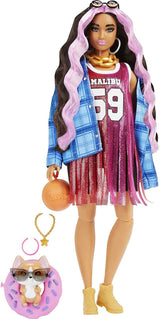 Barbie HDJ46 - Muñeca Extra con Vestido, Camiseta de Baloncesto y Accesorios, con Mascota Corgi, Pelo Rizado Extra Largo con Mechas Rosas y Articulaciones Flexibles, Juguete de Regalo para Muñecas Mayores de 3 Años Naty Shop Boots