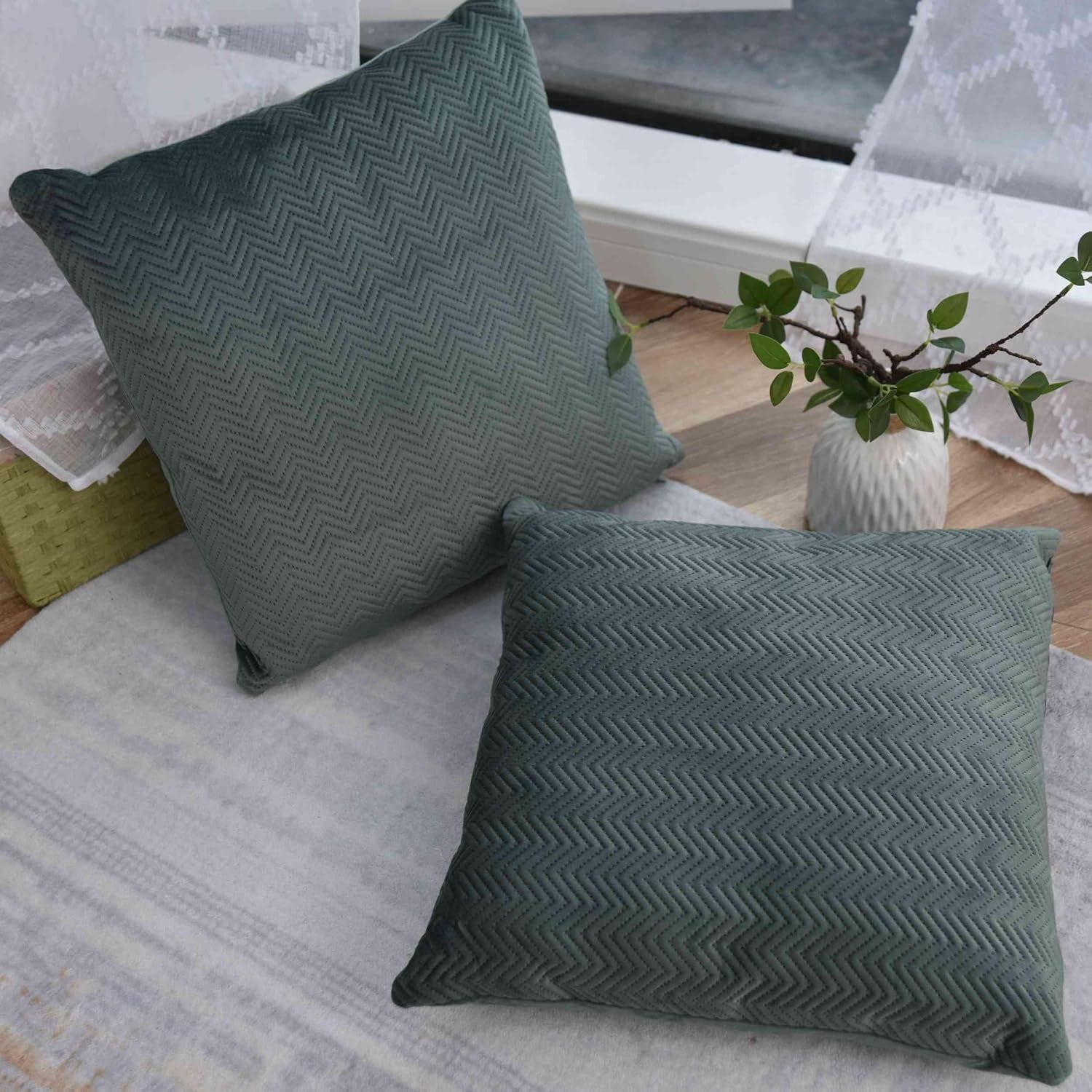 Almohada tipo caja para cortina Almohada decorativa L x A 45X45 cm Jacquard verde "Greta" con diseño de espiga Cuidado fácil Cierre de cremallera Relleno suave 320G - Variedad de colores, 2023510 Almohadas de viaje Naty Shop
