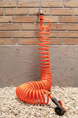 BLACK+DECKER Manguera en espiral 15M - Manguera de jardín que incluye rociador de jardín y accesorios de 1/2" - Plástico - Naranja/Negro