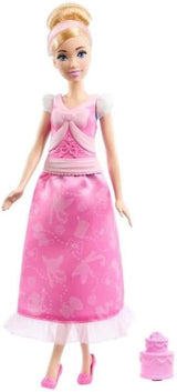 Muñeca de moda Mattel Disney Princess Toys Cenicienta con 2 conjuntos, 9 accesorios, 2 tops con clips y 2 faldas. Historias 2 en 1 inspiradas en la película de Disney, JCR95