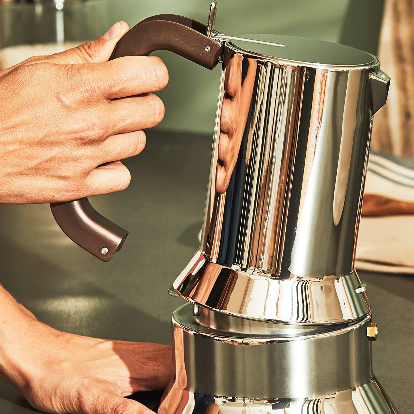 Alessi 9090/6 Espresso con 6 tazas para inducción, acero inoxidable, plateado, 15,5 x 13,5 x 27 cm