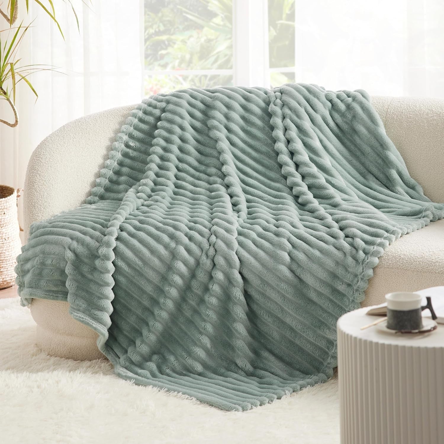 BEDSURE Manta Polar Verde Salvia para Sofá - Mantas Acogedoras Súper Suaves para Mujer, Linda Manta Pequeña para Niñas, Camas y Mantas de 127 X 152 Cm Beuche den BEDSURE-Store