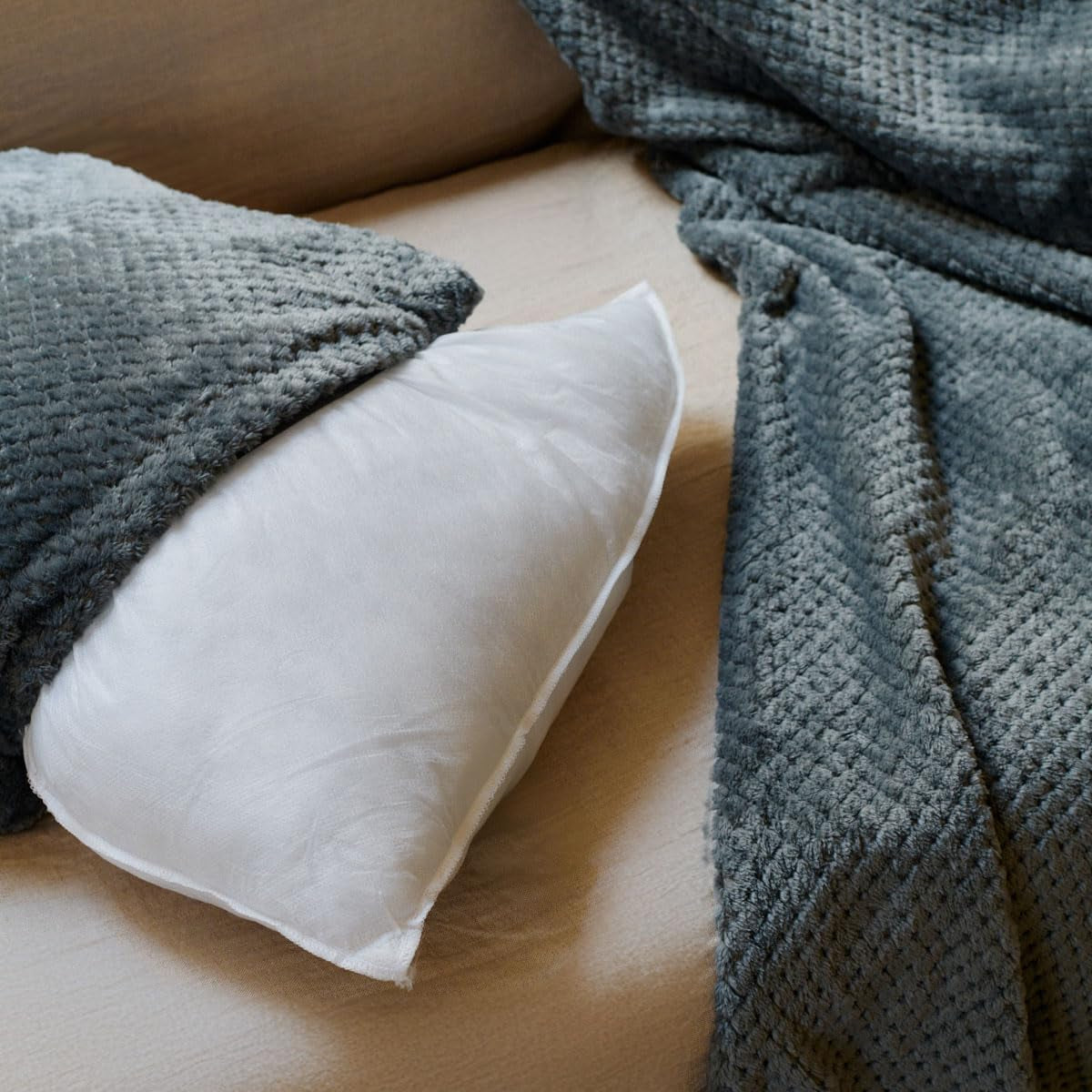 HOMLA Juego de 2 almohadas con relleno Toby, 45X45Cm, blanco, poliéster de primera calidad, dimensionalmente estable y fácil de mantener Naty Shop almohadas estándar