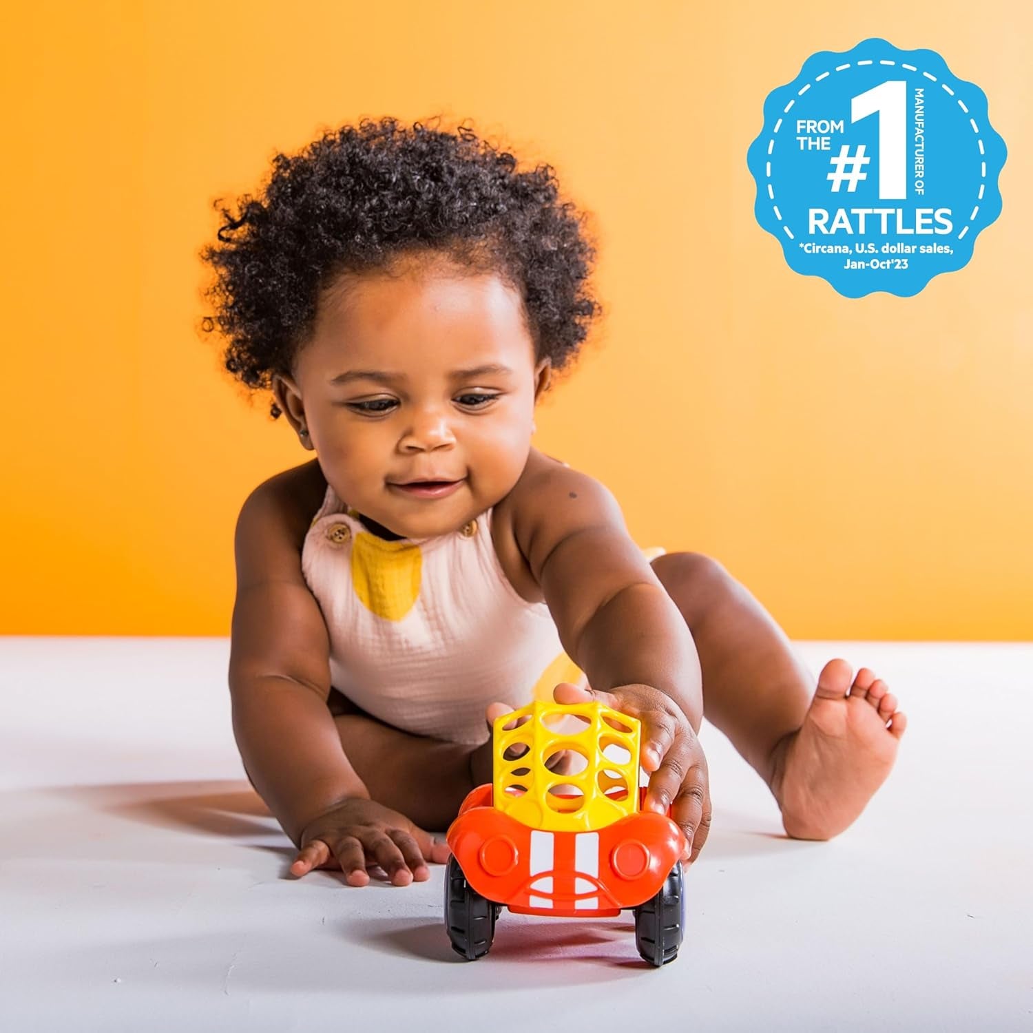 Bright Starts Sonajero Oball Coche Juguete de Actividad Motorizada para Bebés y Niños Pequeños a Partir de 3 Meses 1 Pieza Color Aleatorio Azul o Rojo Juguetes para bebés Naty Shop