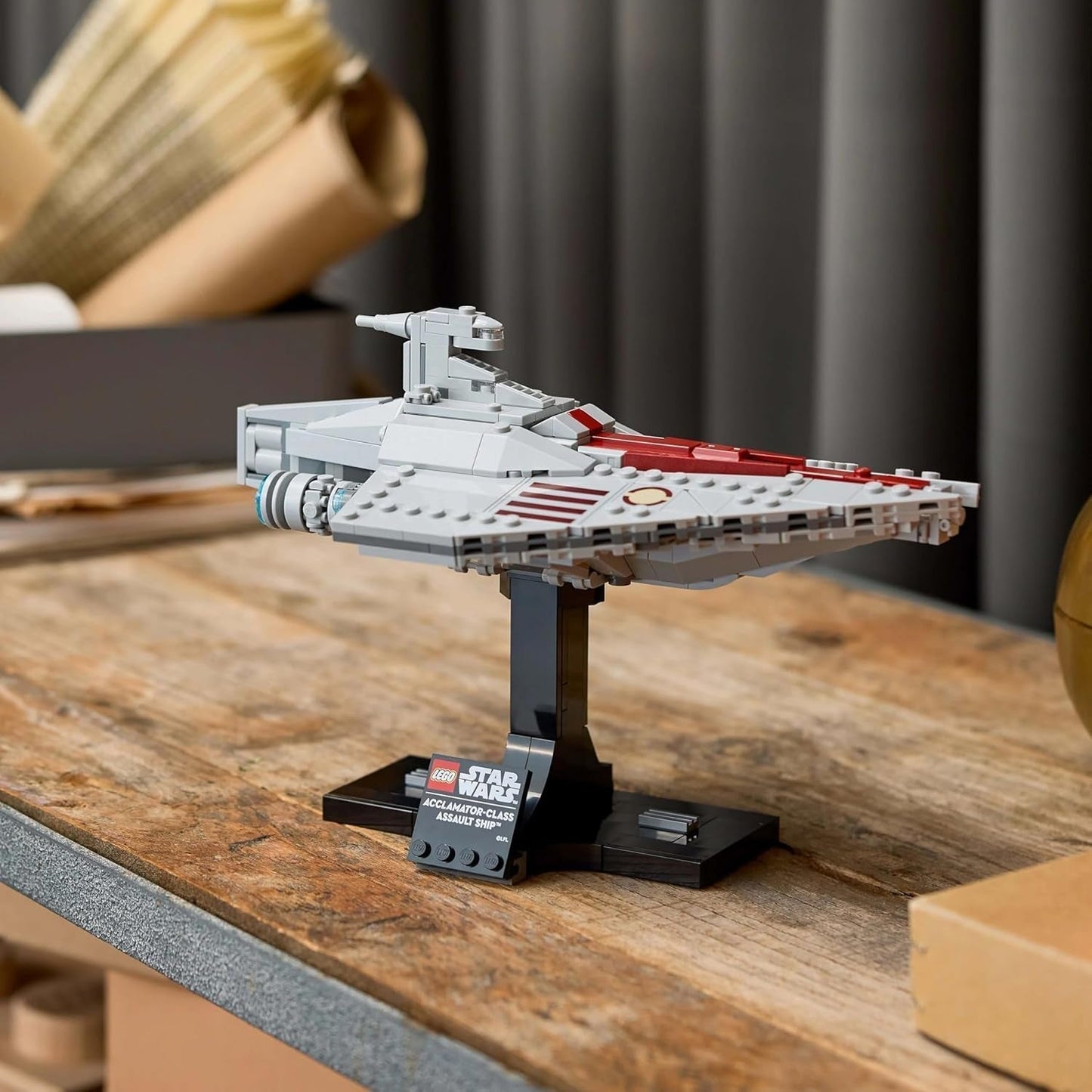 LEGO Star Wars 75404 Barco de Asalto Clase Acclamator de El Ataque de los Clones - Nave estelar para coleccionar, construir y exhibir - Set de construcción de fantasía - Regalo para fanáticos de adultos y adolescentes Juegos de construcción Besuche den LEGO-Store